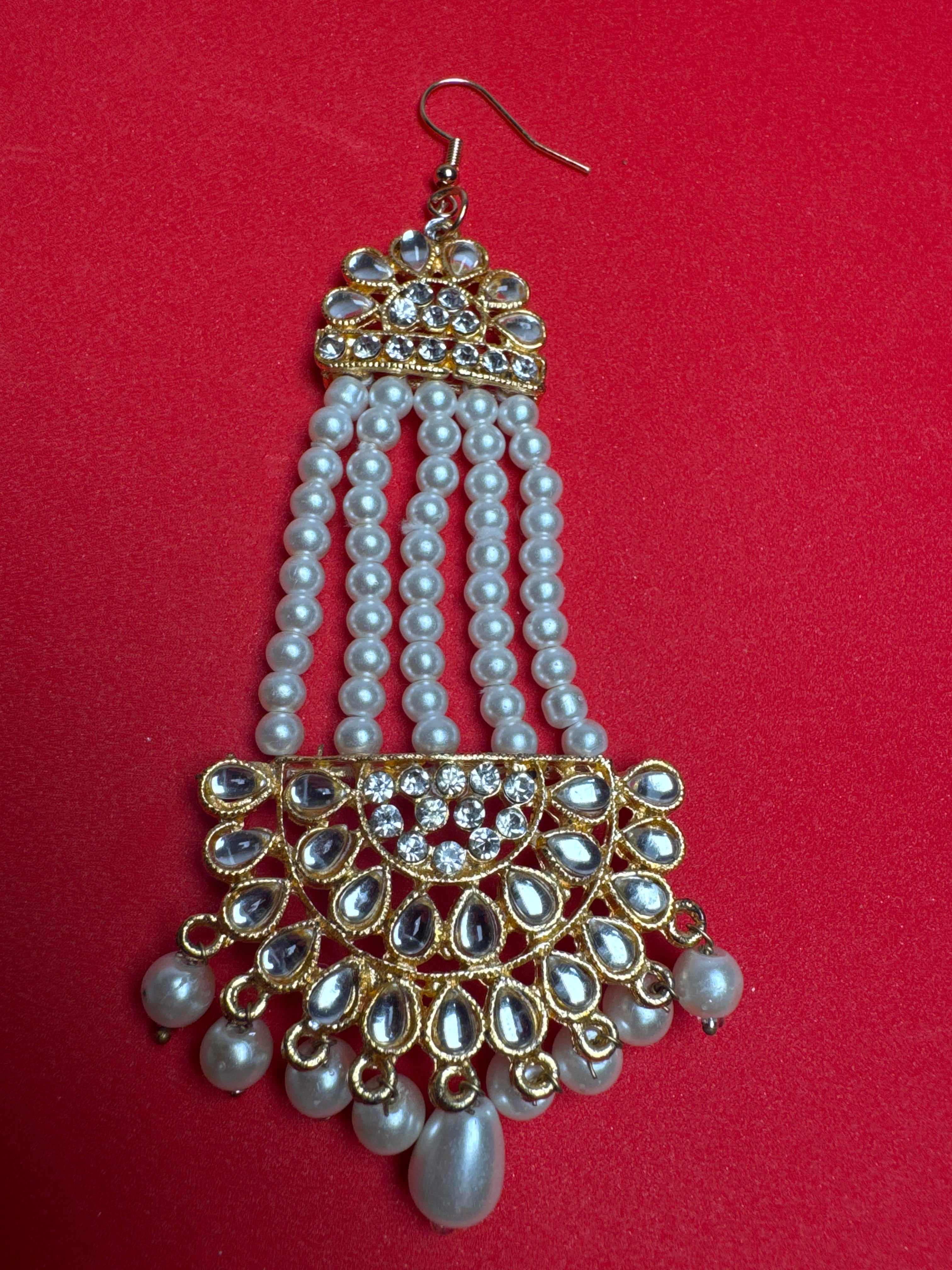 Jumkay (Earring) with white pearls TBE 18