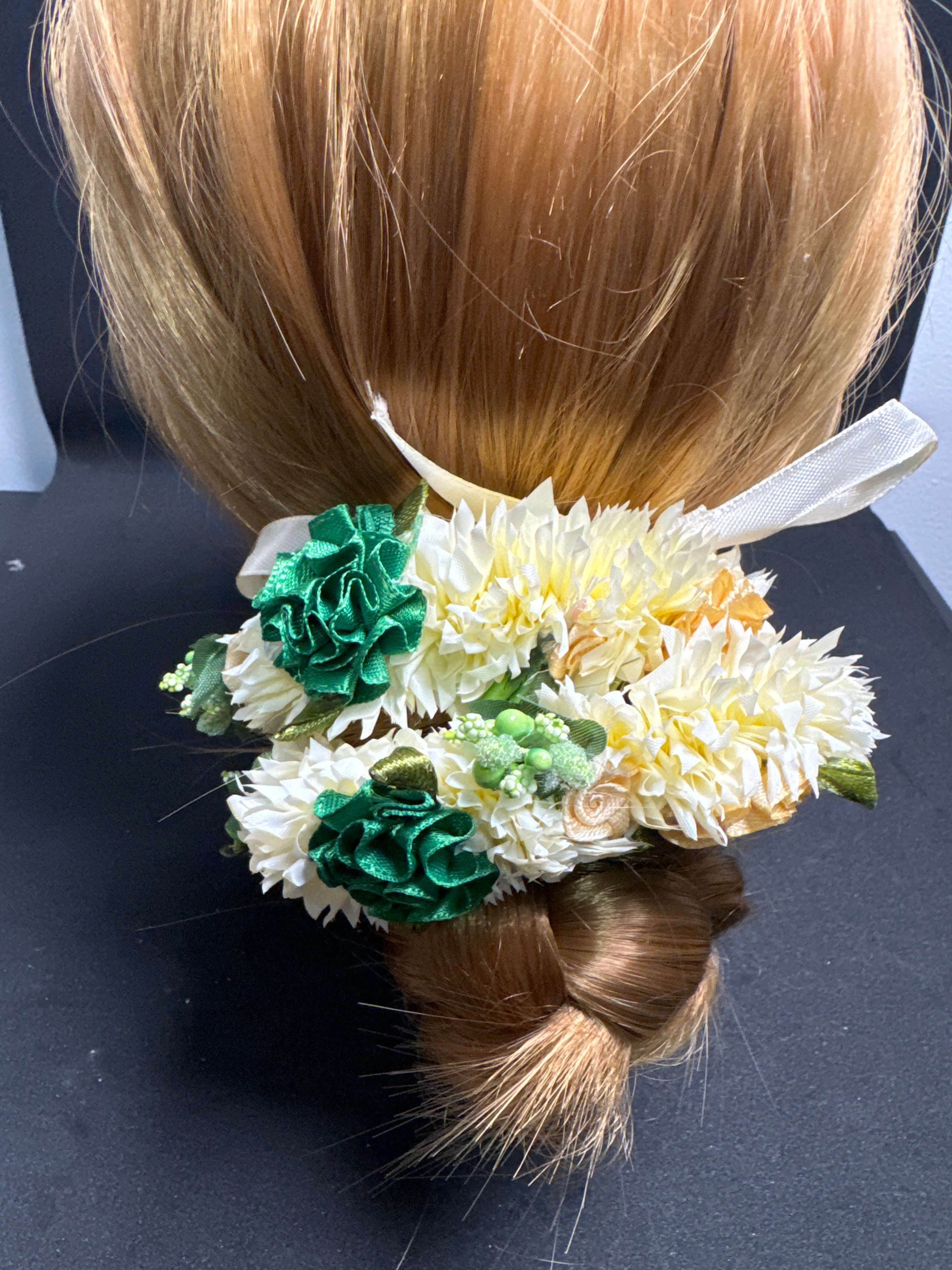 Hair Bun Flower Jewellery in White and Green Elegant Floral Accessory for Stylish Updos