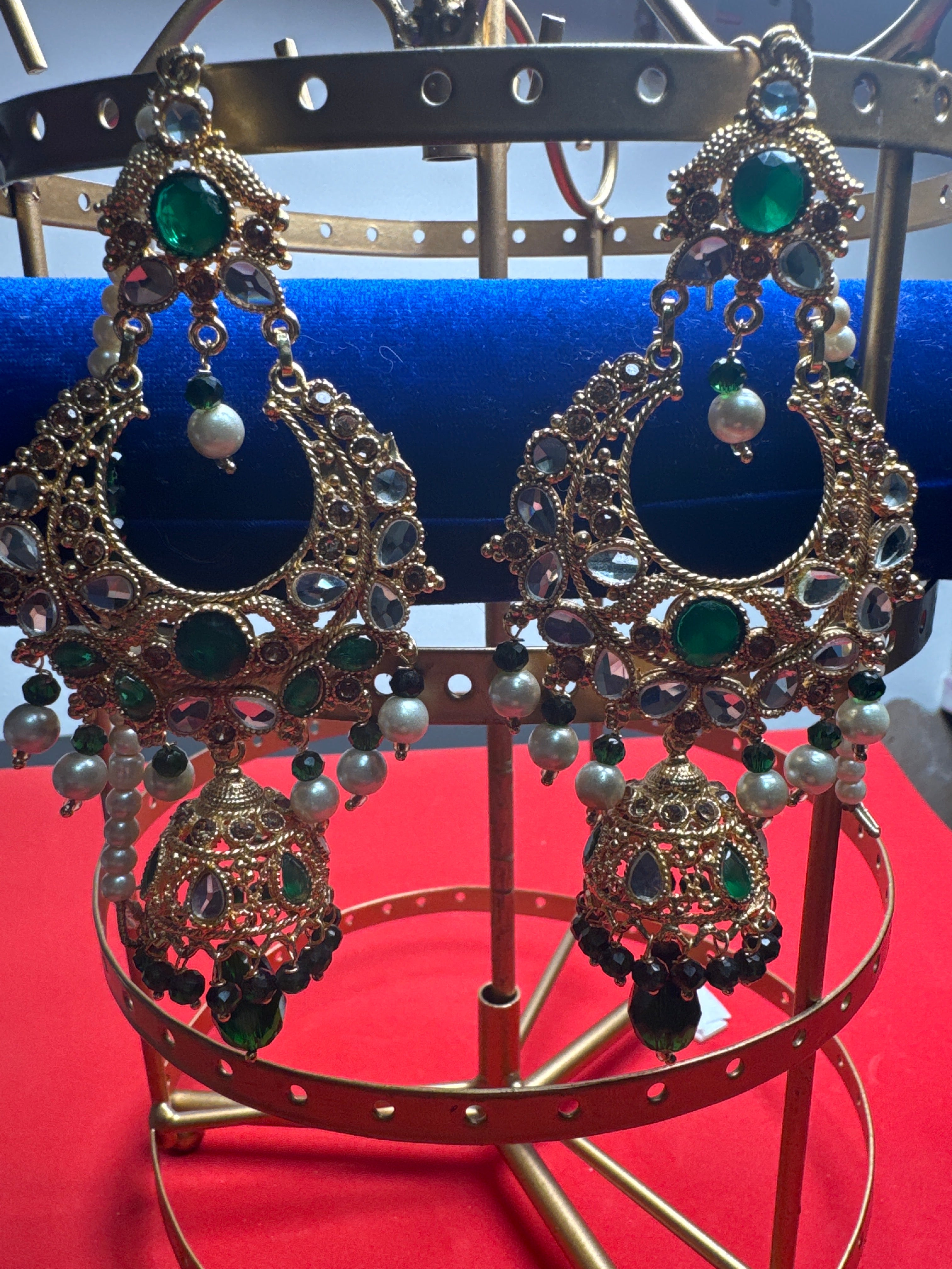 Jumkay (Earring) with green colour pearls TBE 21