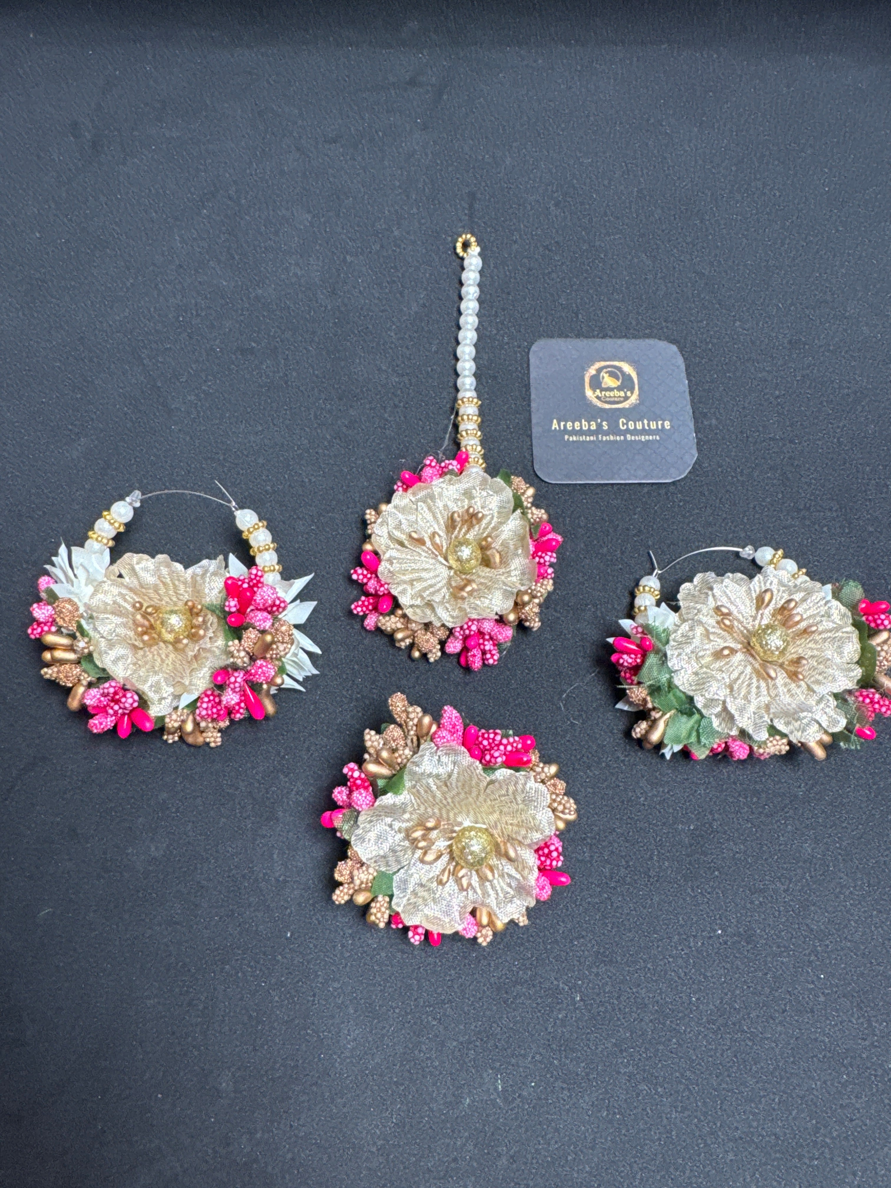 Bridal flower set for Mehndi /haldi. Earring, bindi,ring & 2 gajras