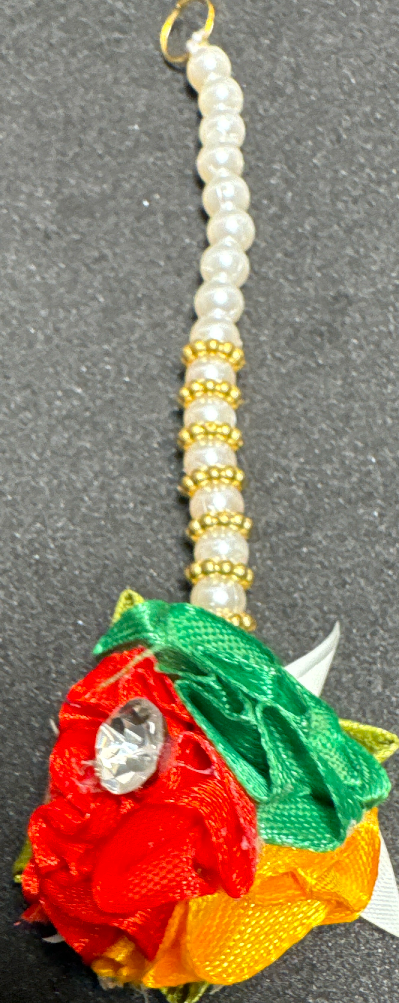 Multi colour flower bindi - This multi colour flower bindi is designed for use by Groom & bridegroom maids