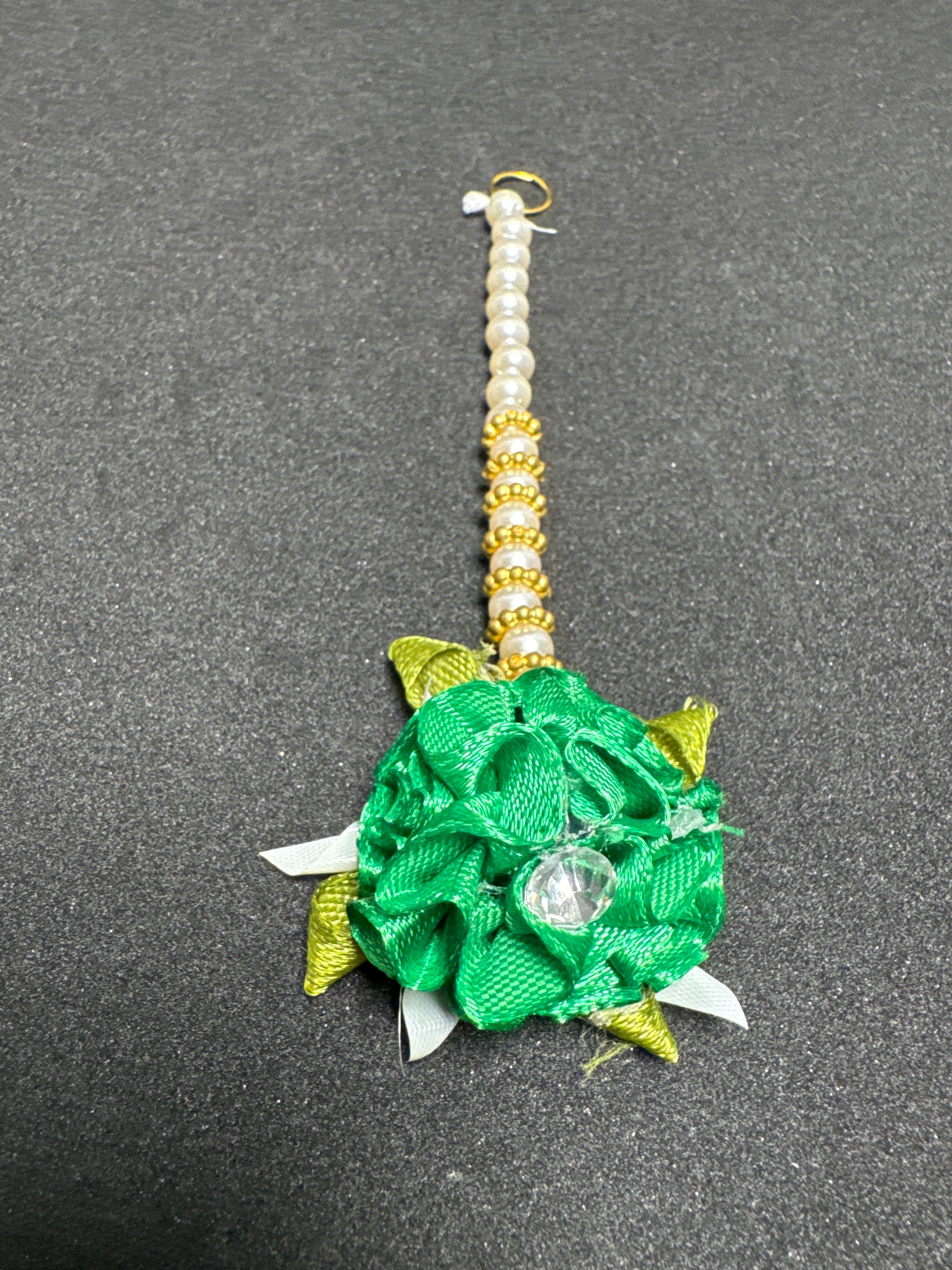 Green Flower Colour Bindi for Groom and Bridegroom Maids - Elegant Decorative Accessory for Weddings and Cultural Events