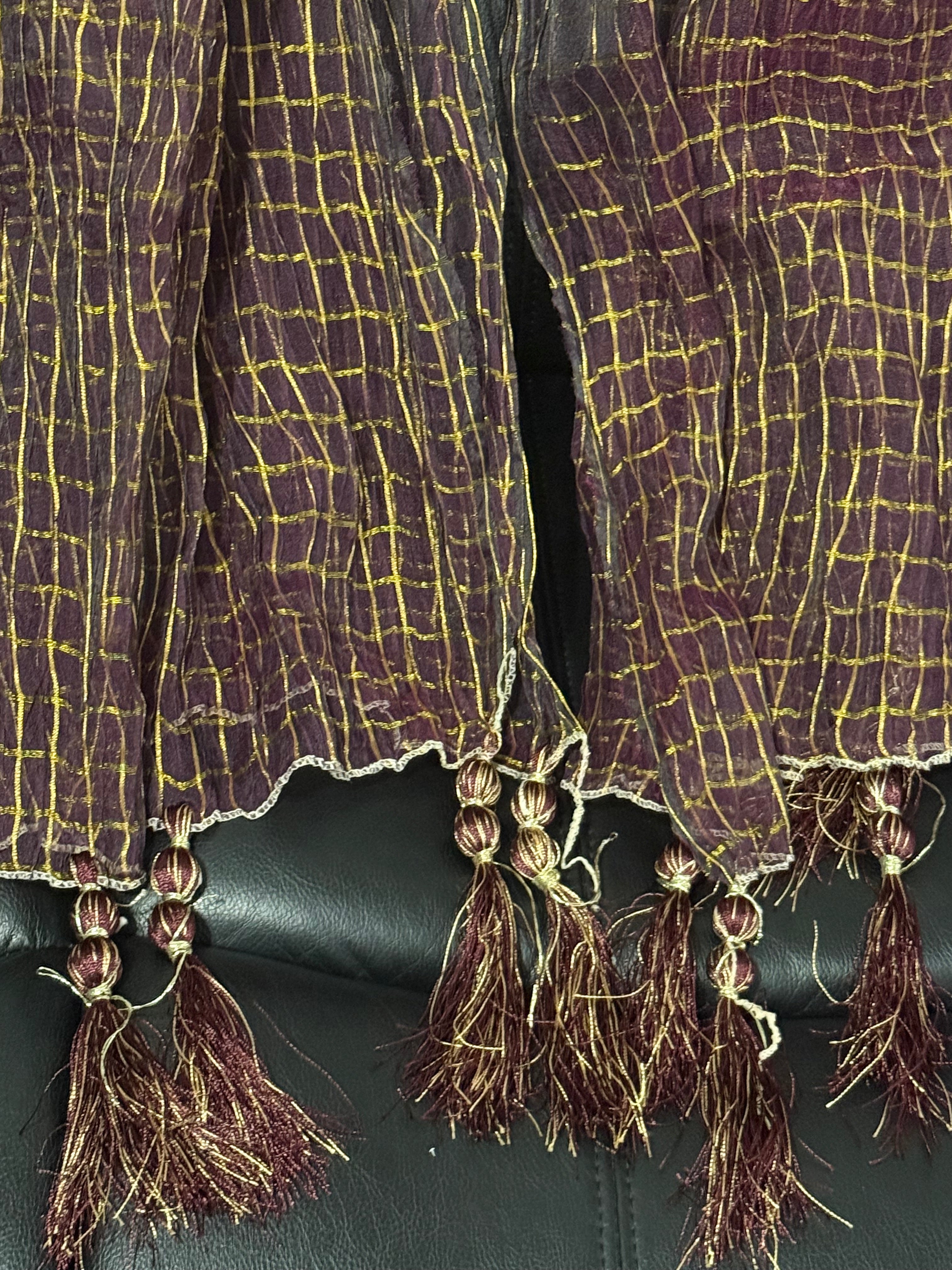 Mehndi Dupatta(Chunri) For The Lads In Plum Colour With Tussles