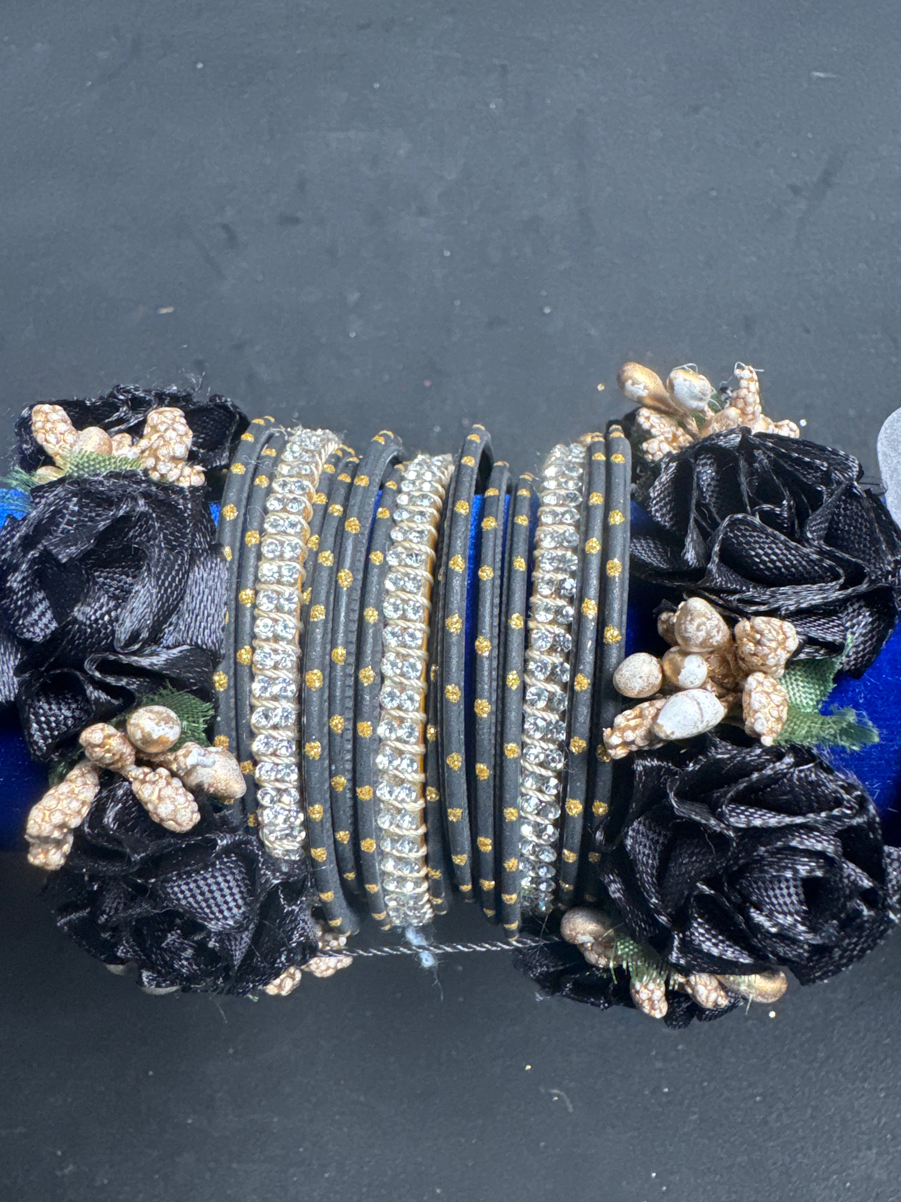 Black and gold girls bangles FB10
