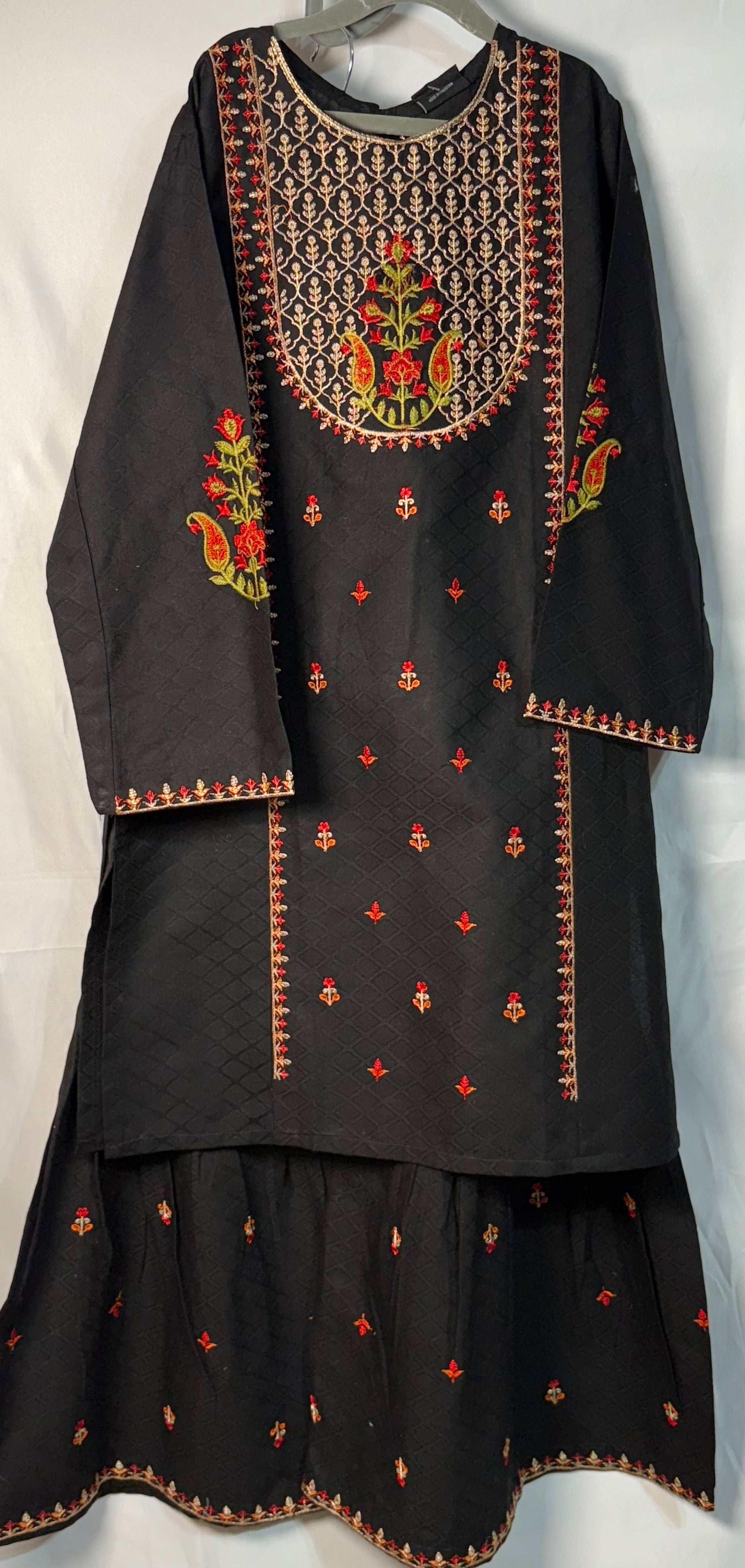Girls Black Self-Print Egyptian Cotton Garara Set With Thread Emobidary (2 Piece) Gcgs-3