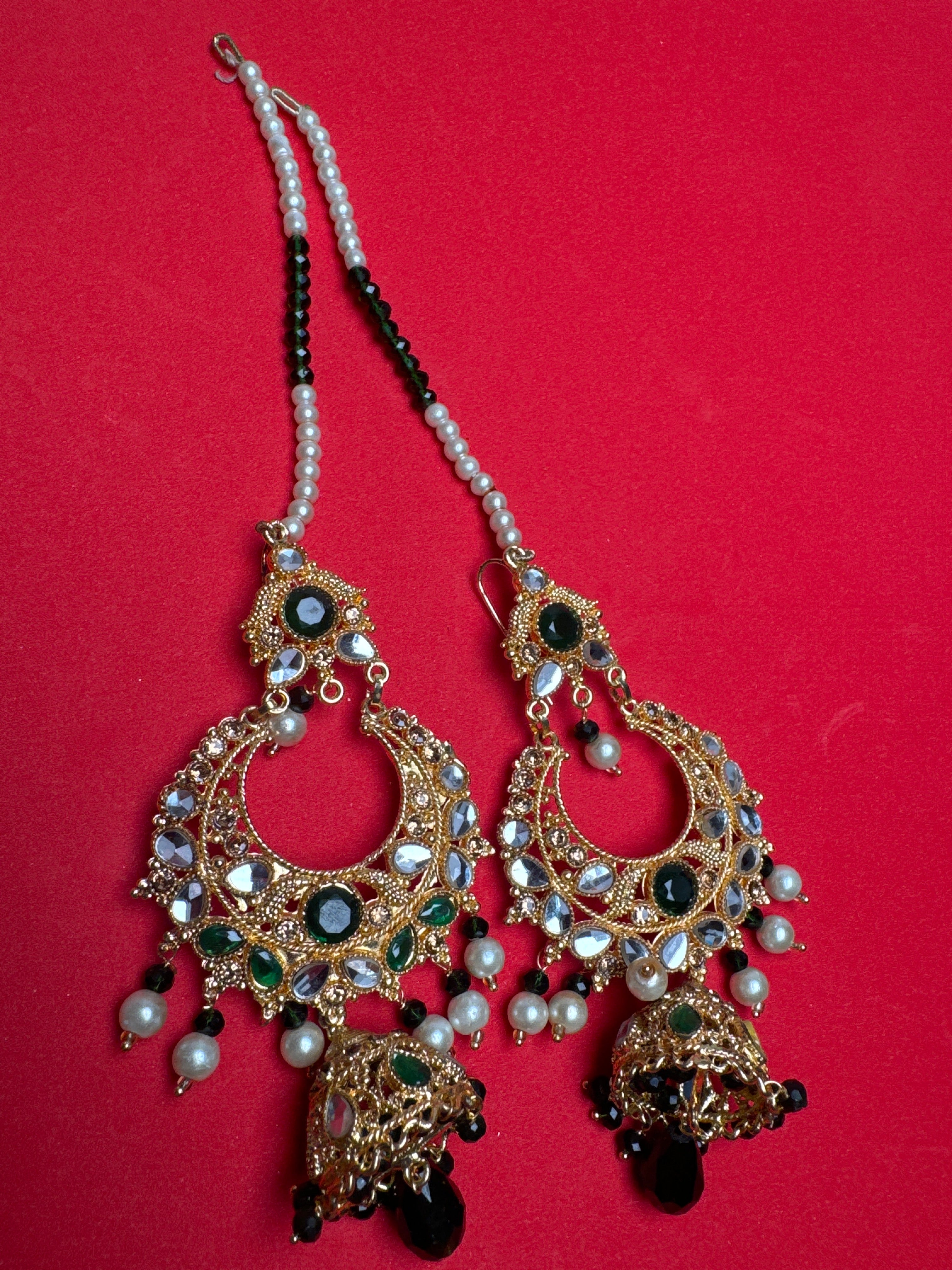 Jumkay (Earring) with green colour pearls TBE 21