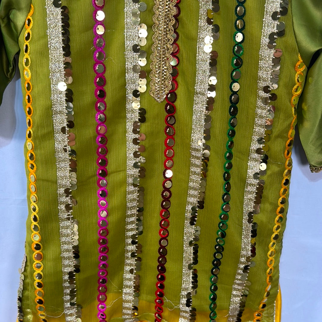 Girls Mehndi party suit- Areeba's Couture