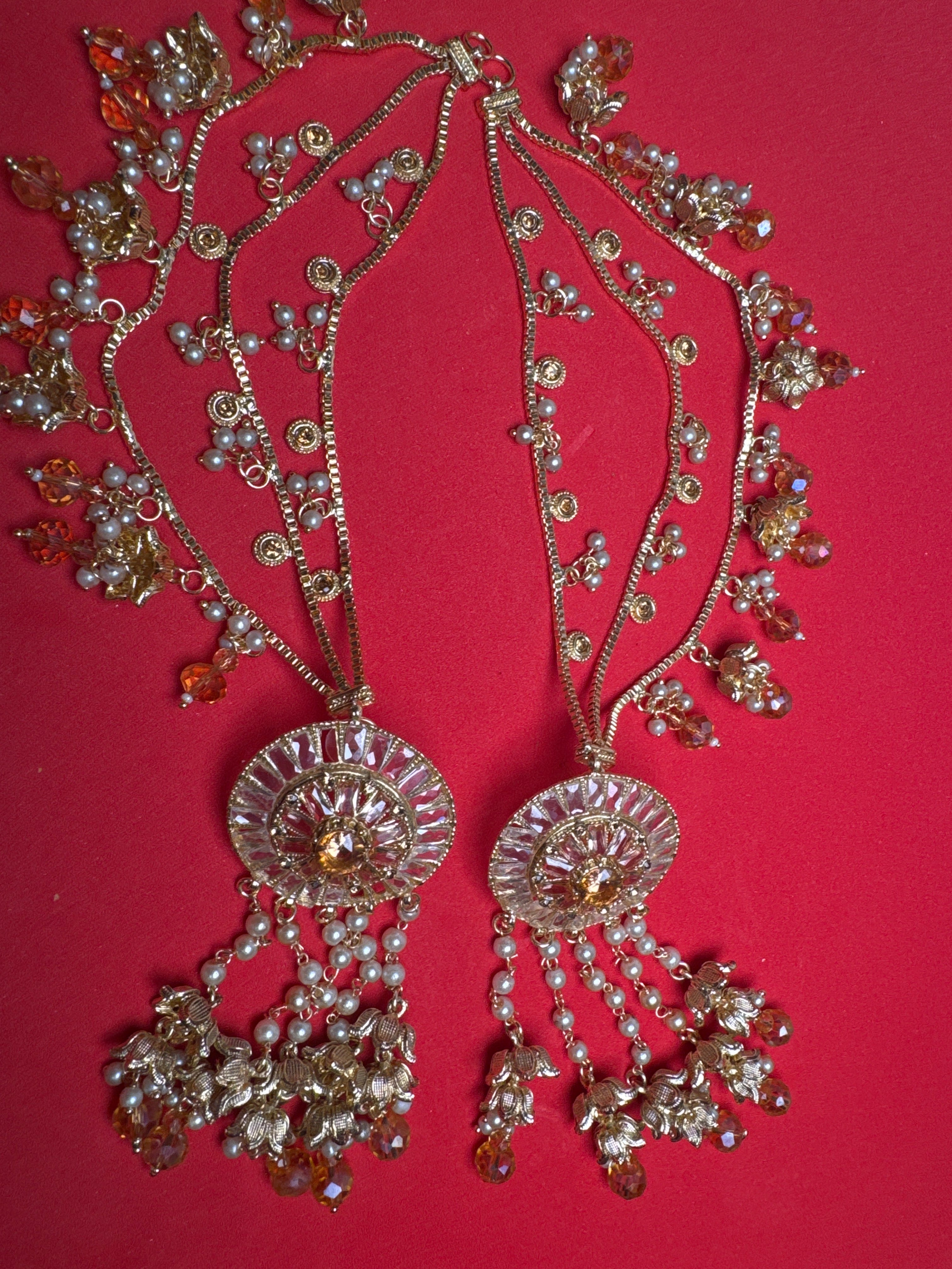 Jumkay (Earring) with gold  colour pearls TBE 24