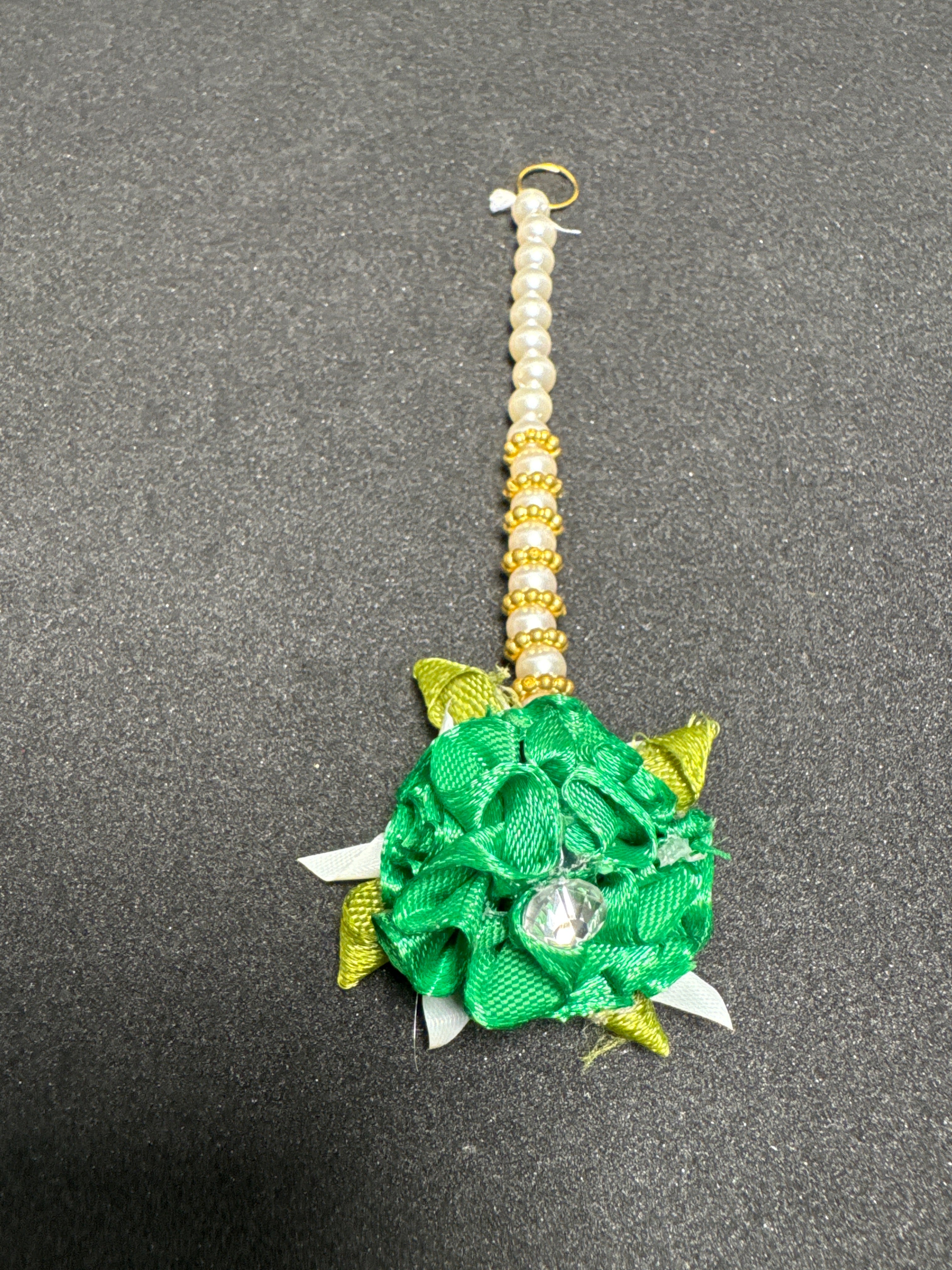 Green Flower Colour Bindi for Groom and Bridegroom Maids - Elegant Decorative Accessory for Weddings and Cultural Events