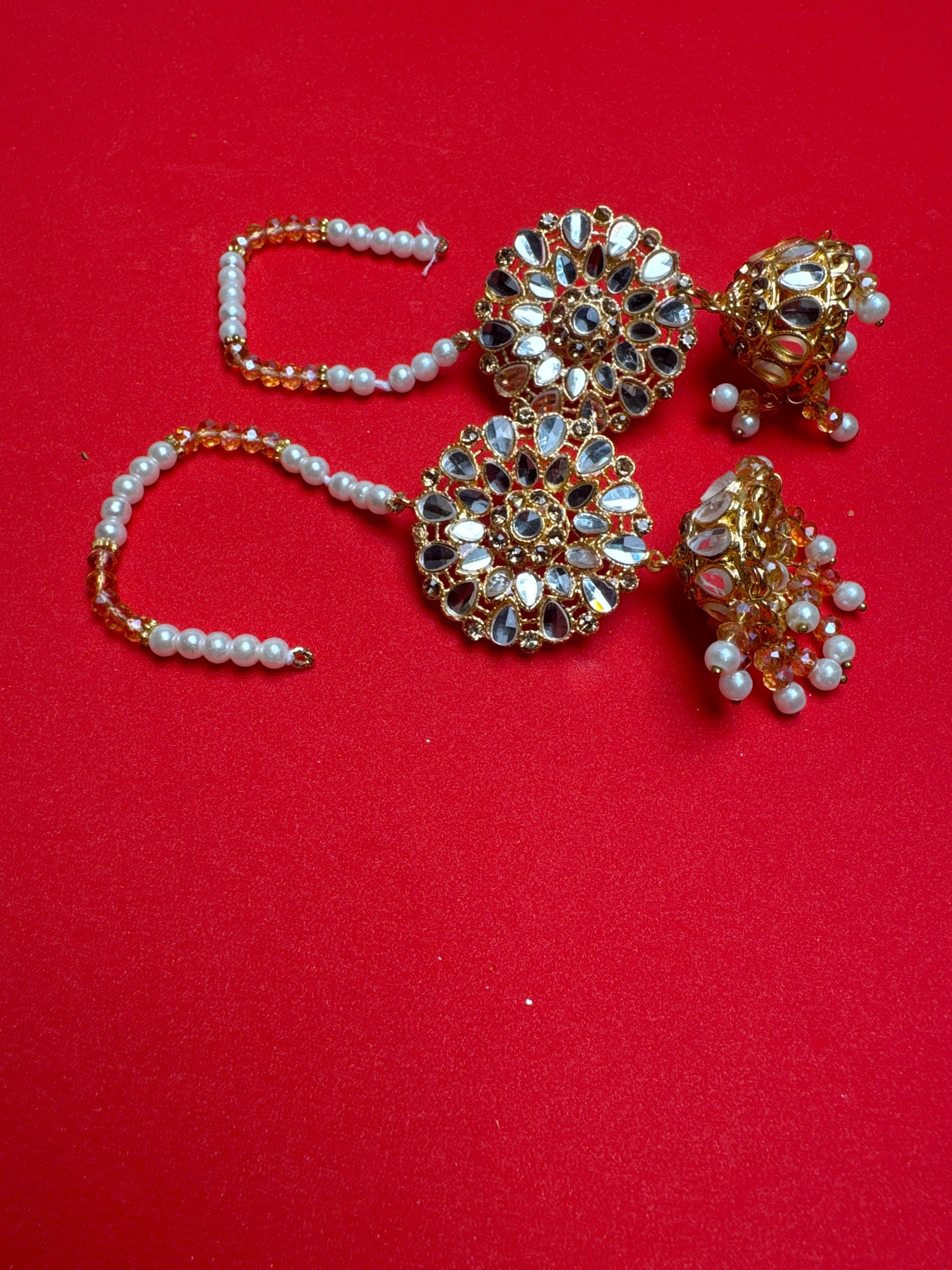 Jumkay (Earring) with white  colour pearls TBE 23