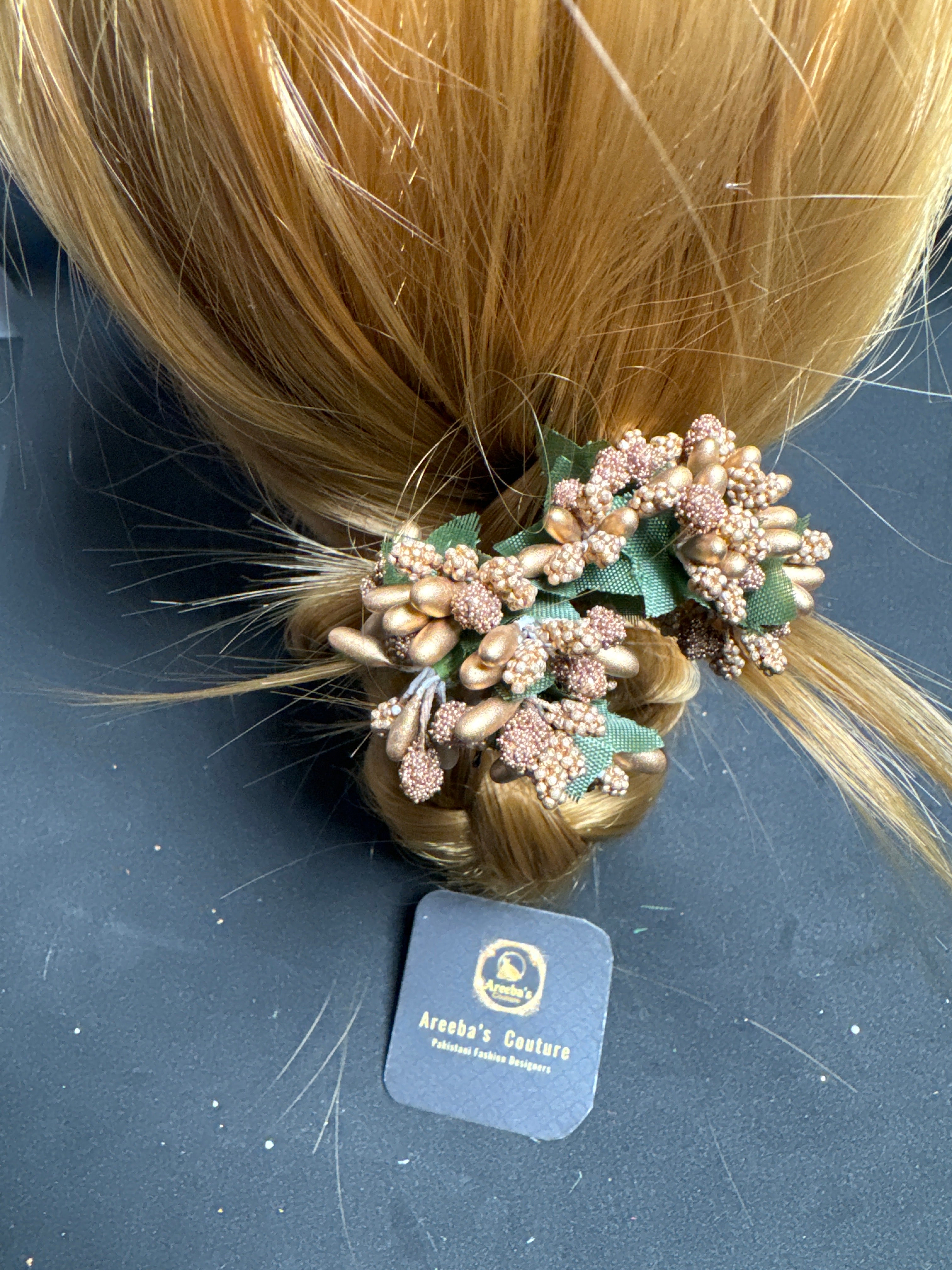 Flower hair pins in brown
