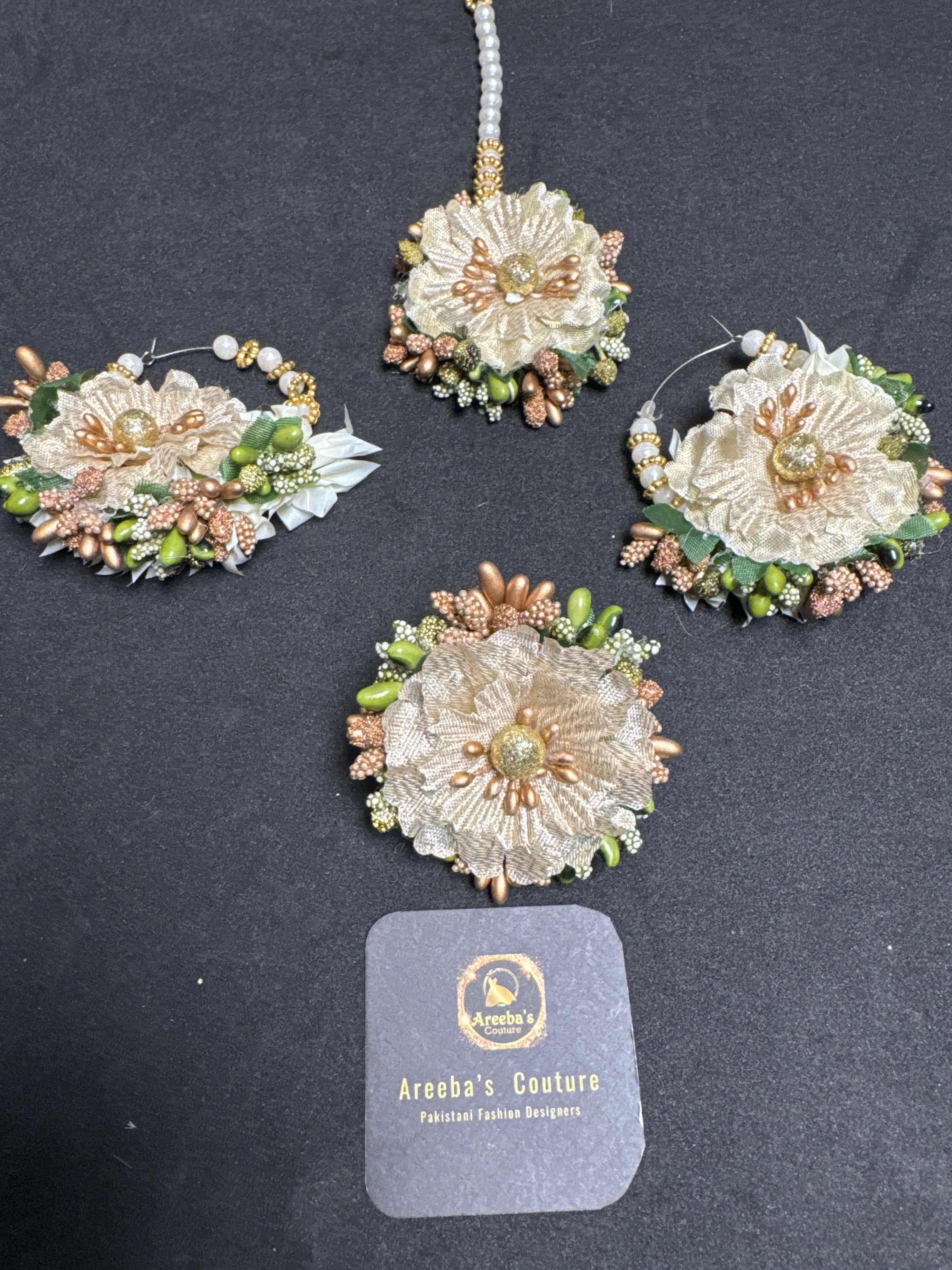 Bridal flower set for Mehndi /haldi. Earring, bindi,ring & 2 gajras in Green