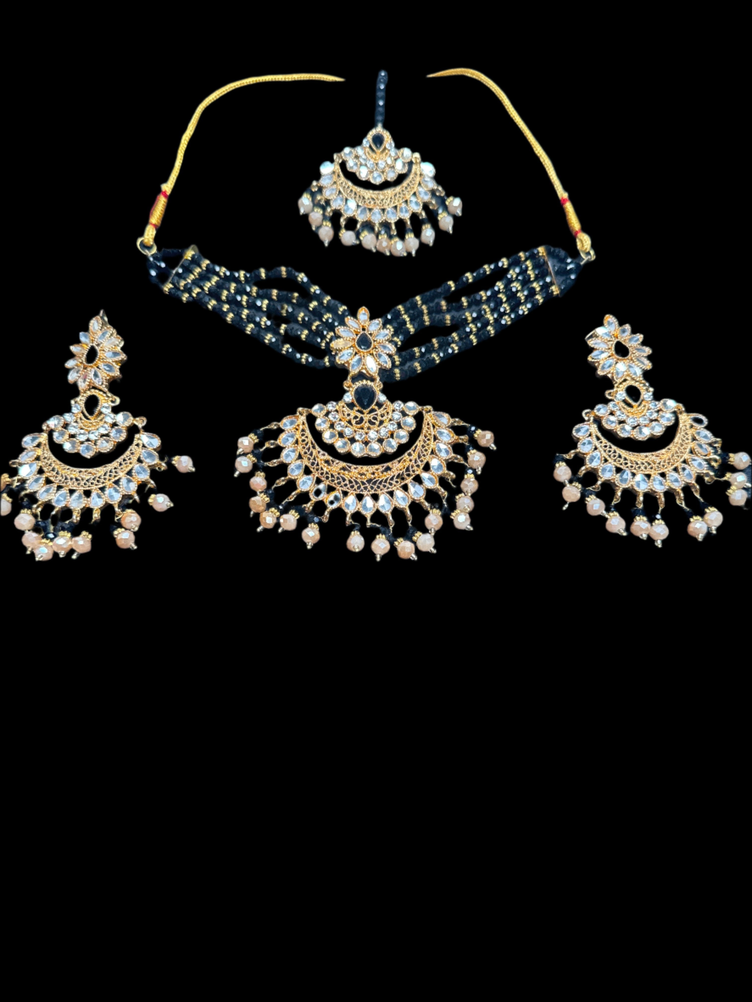 Gold colour Jewellery set with necklace, earrings and Teeka with black & gold pearls -KS8
