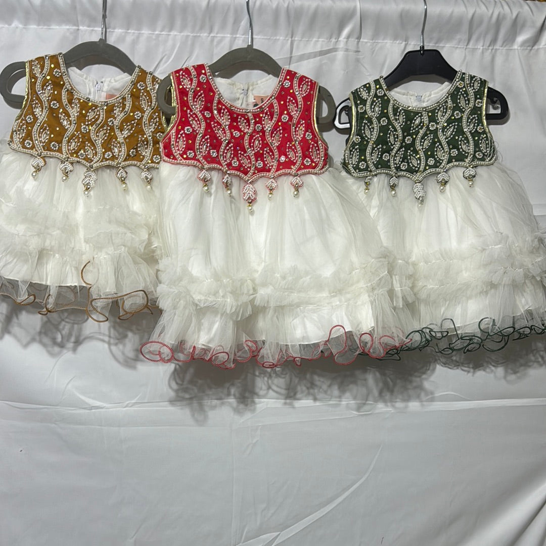 Green only size 16 available
Red only in size 16,18
Gold only 14,16,18 only