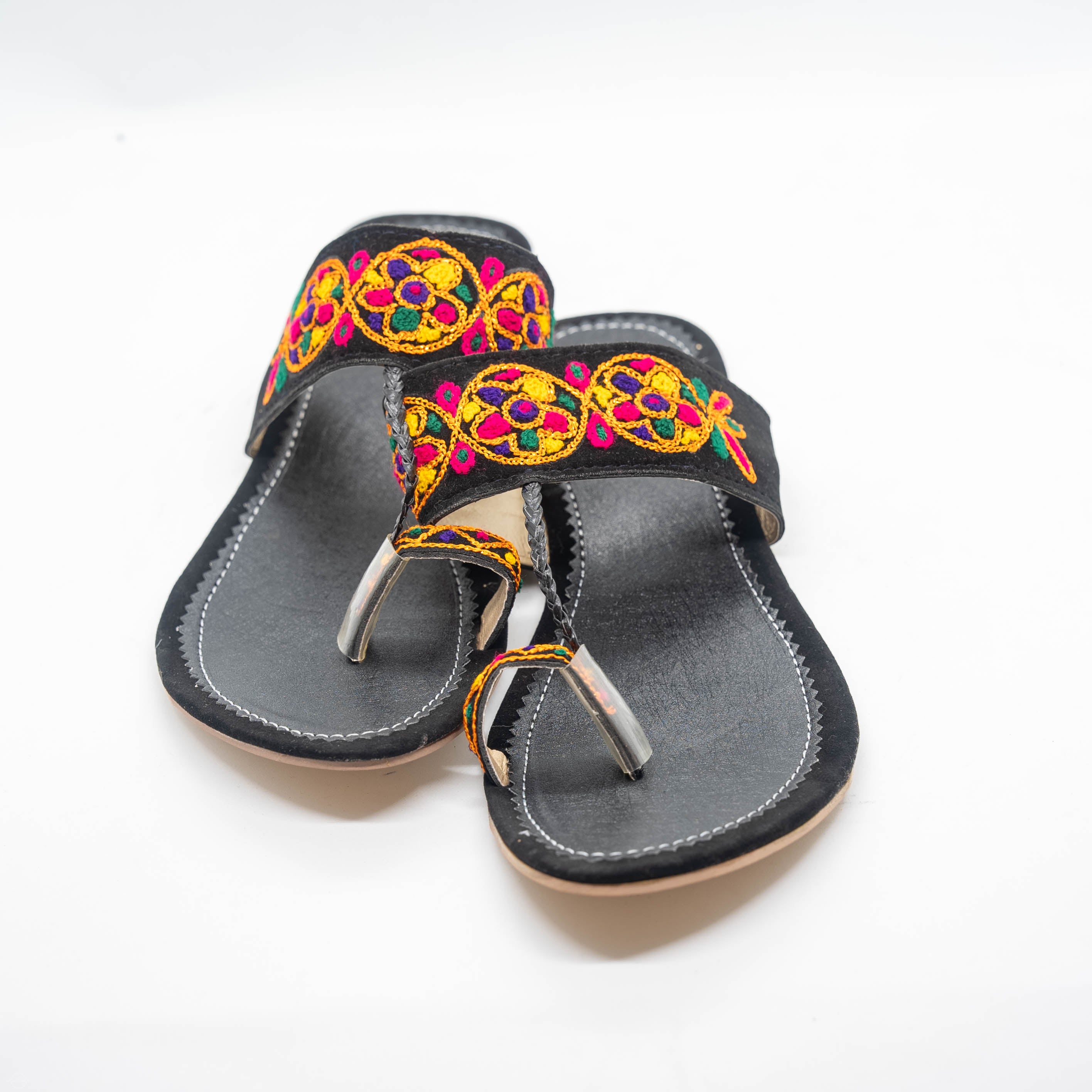 Black Sindhi embroidered kolapuri chapal