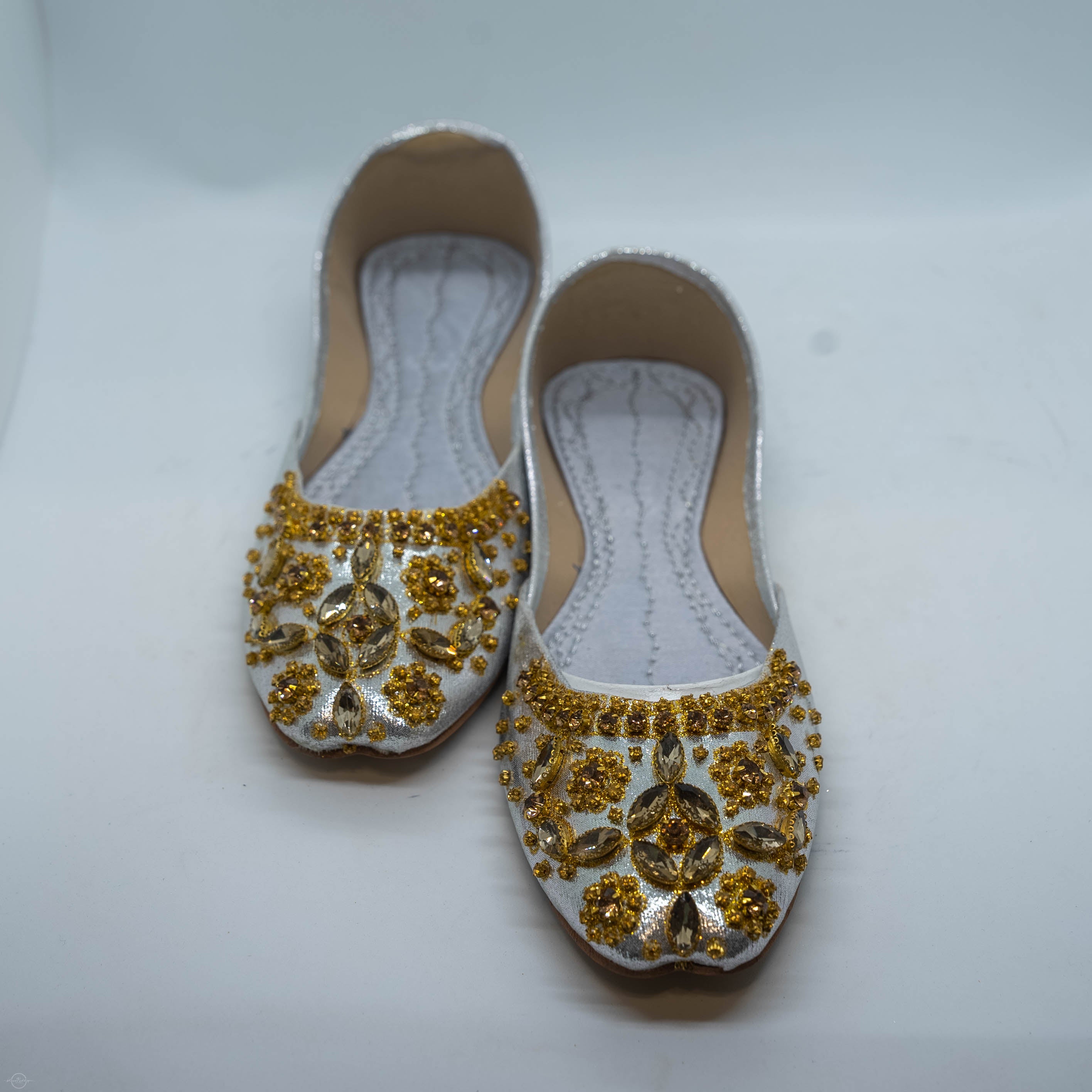 Silver khussa with gems