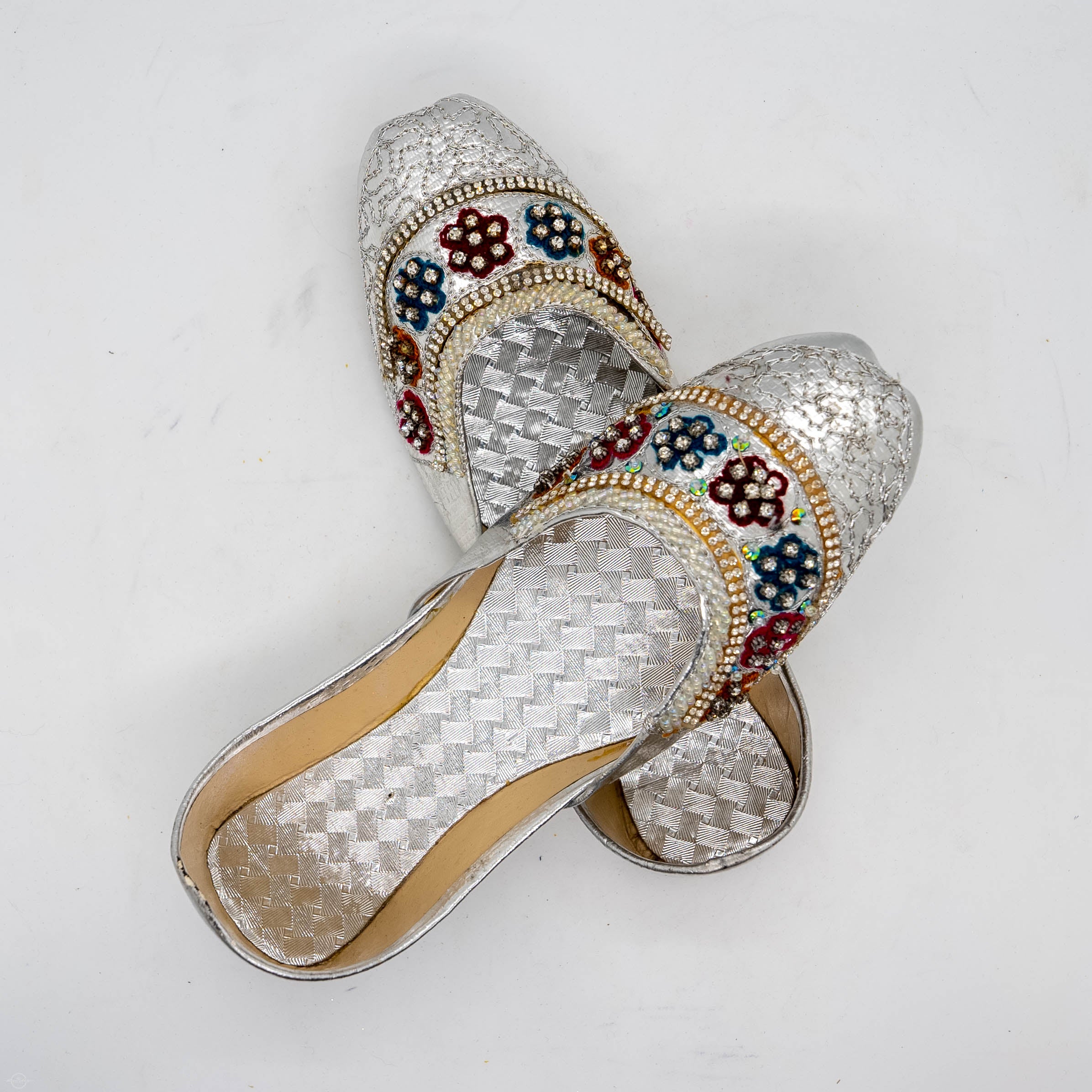 Silver khussa with gems