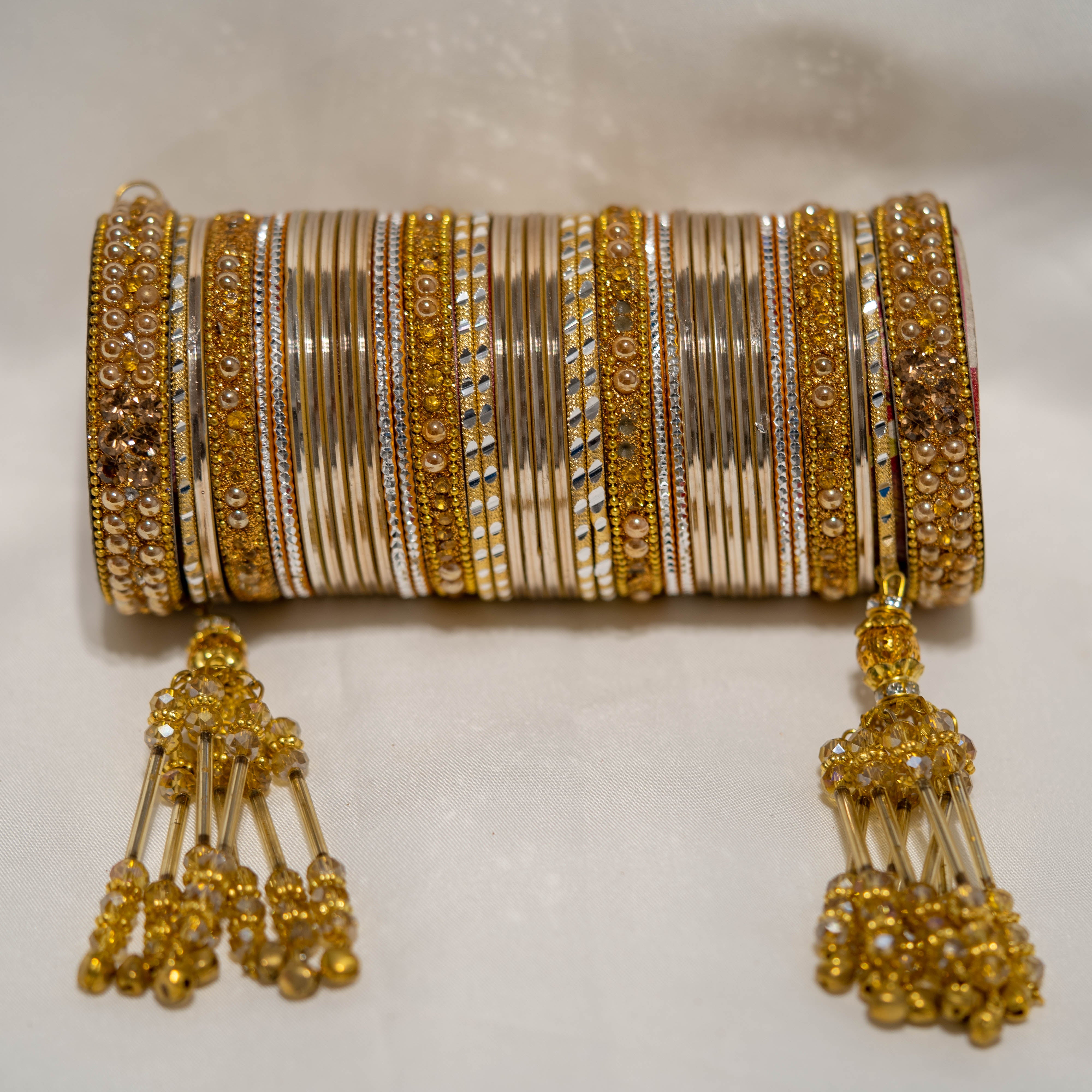 Choorra with Kaleera Gold / Bridal hand hanging with Bangel