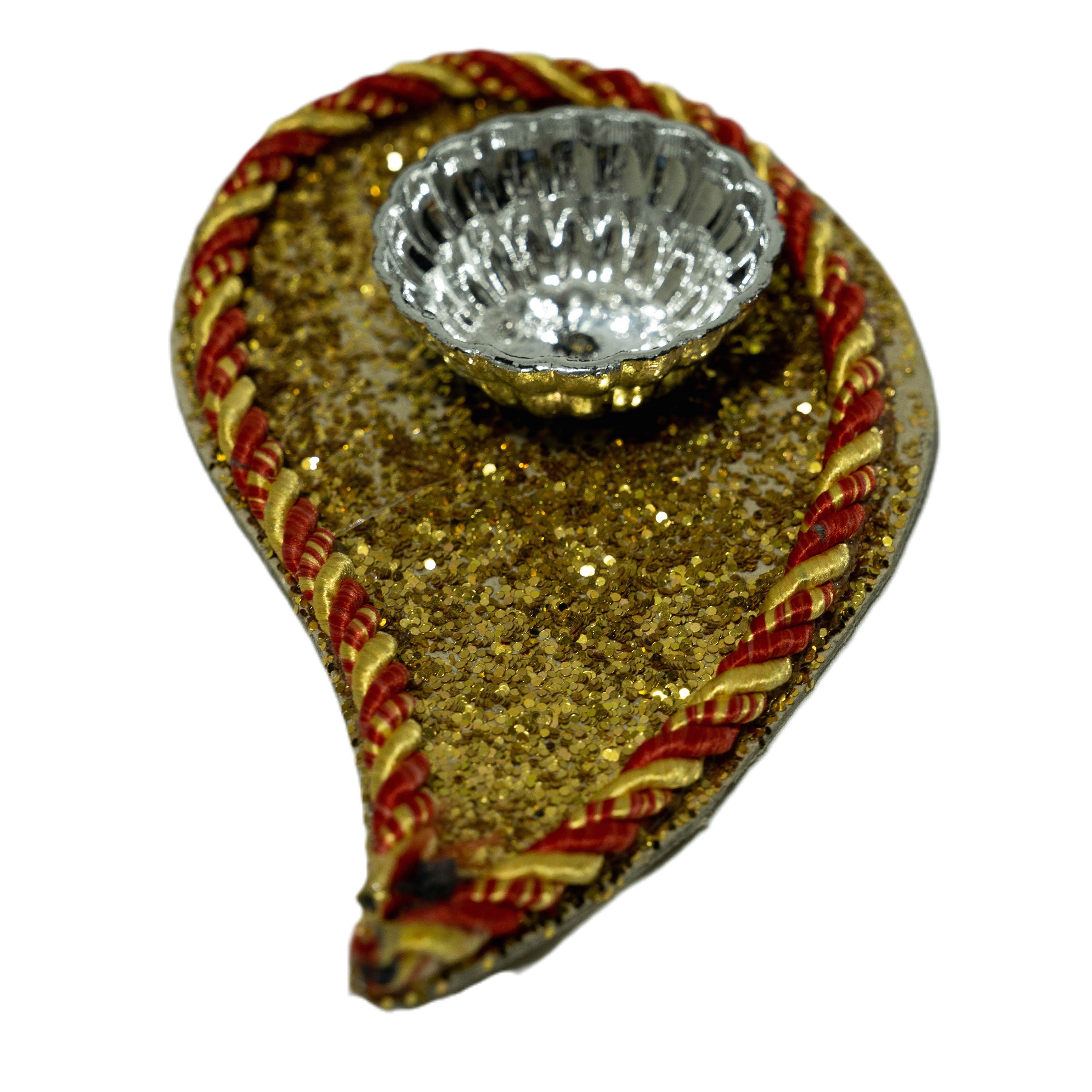 Single Mehndi Leaf Tray 2 Plates Traditional for Intricate Henna Patterns Durable Easy to Clean and Organize Essential Tool for Artists