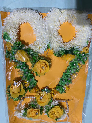 Floral gajra set- Areeba's Couture