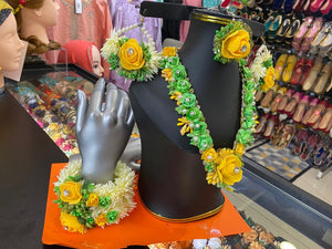 Floral gajra set- Areeba's Couture