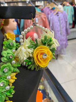 Floral gajra set- Areeba's Couture