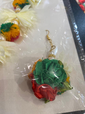 Floral gajra set S- Areeba's Couture