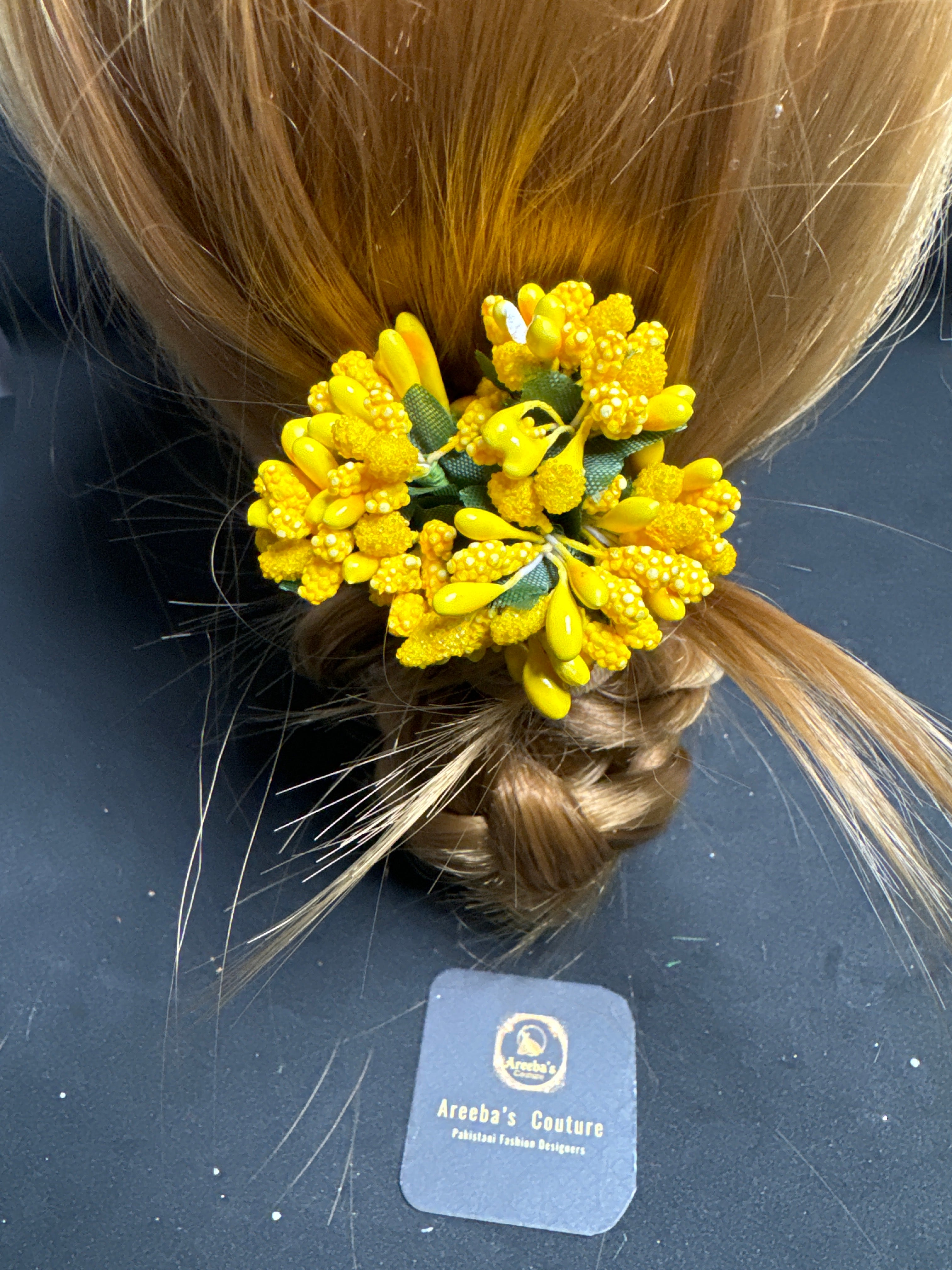 Flower hair pin in light yellow