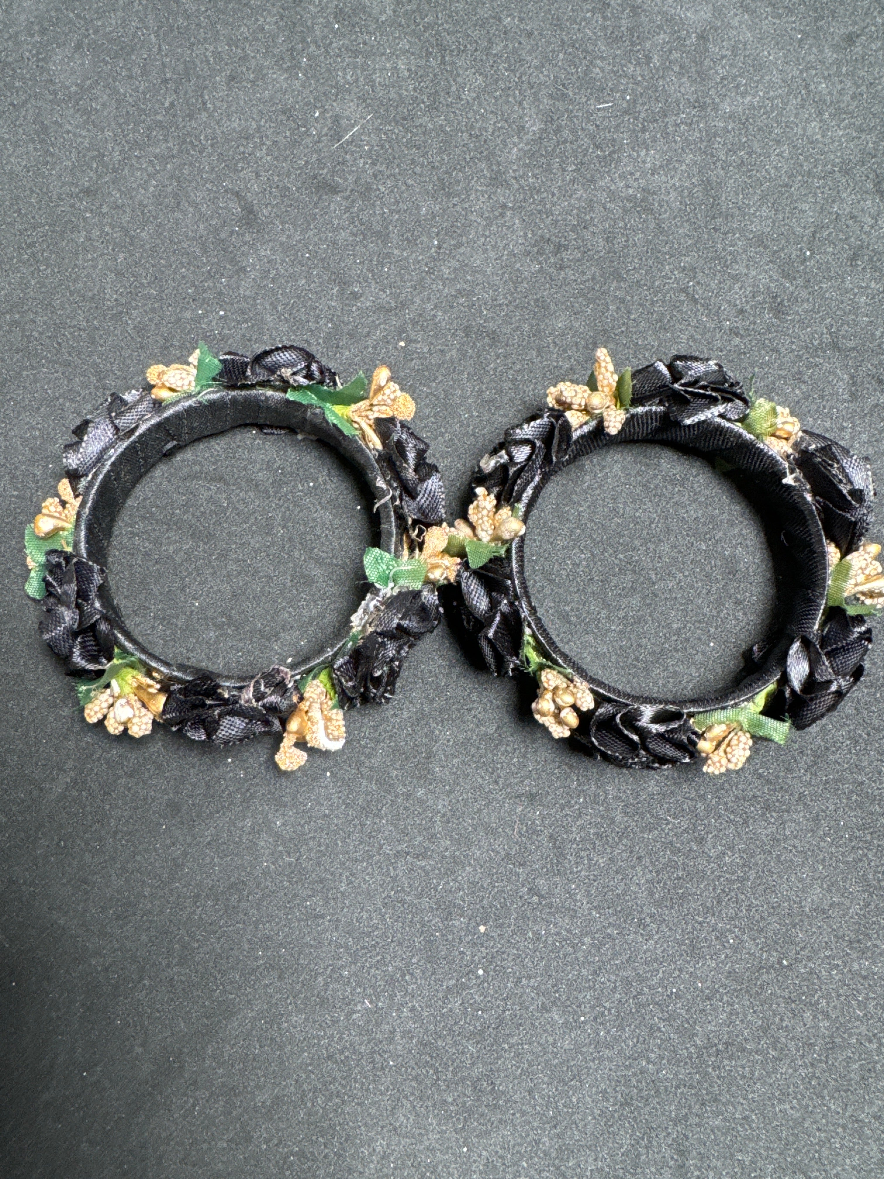 Flower kara  set in Black (Sold in pair)