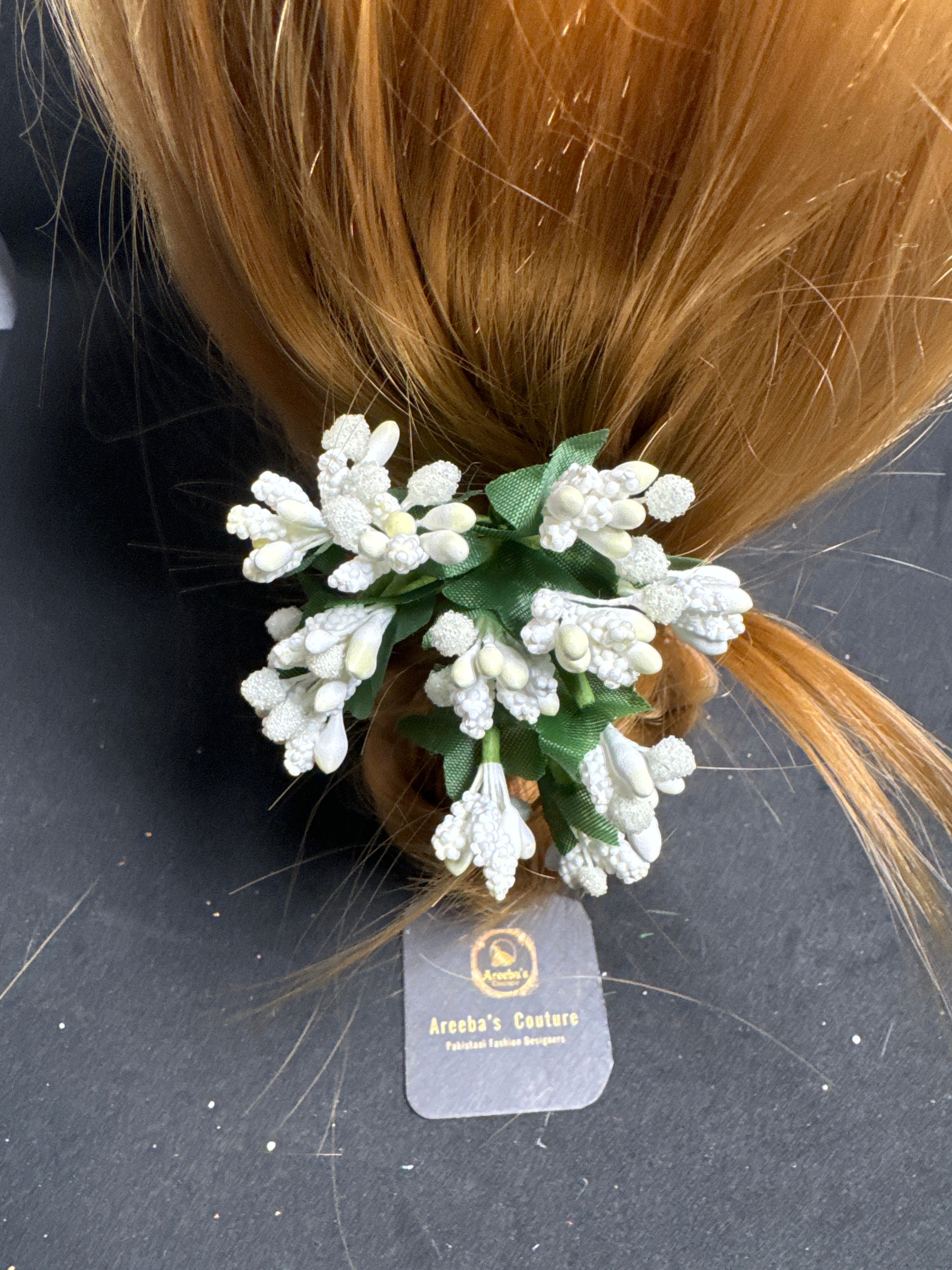 Flower hair pin in white