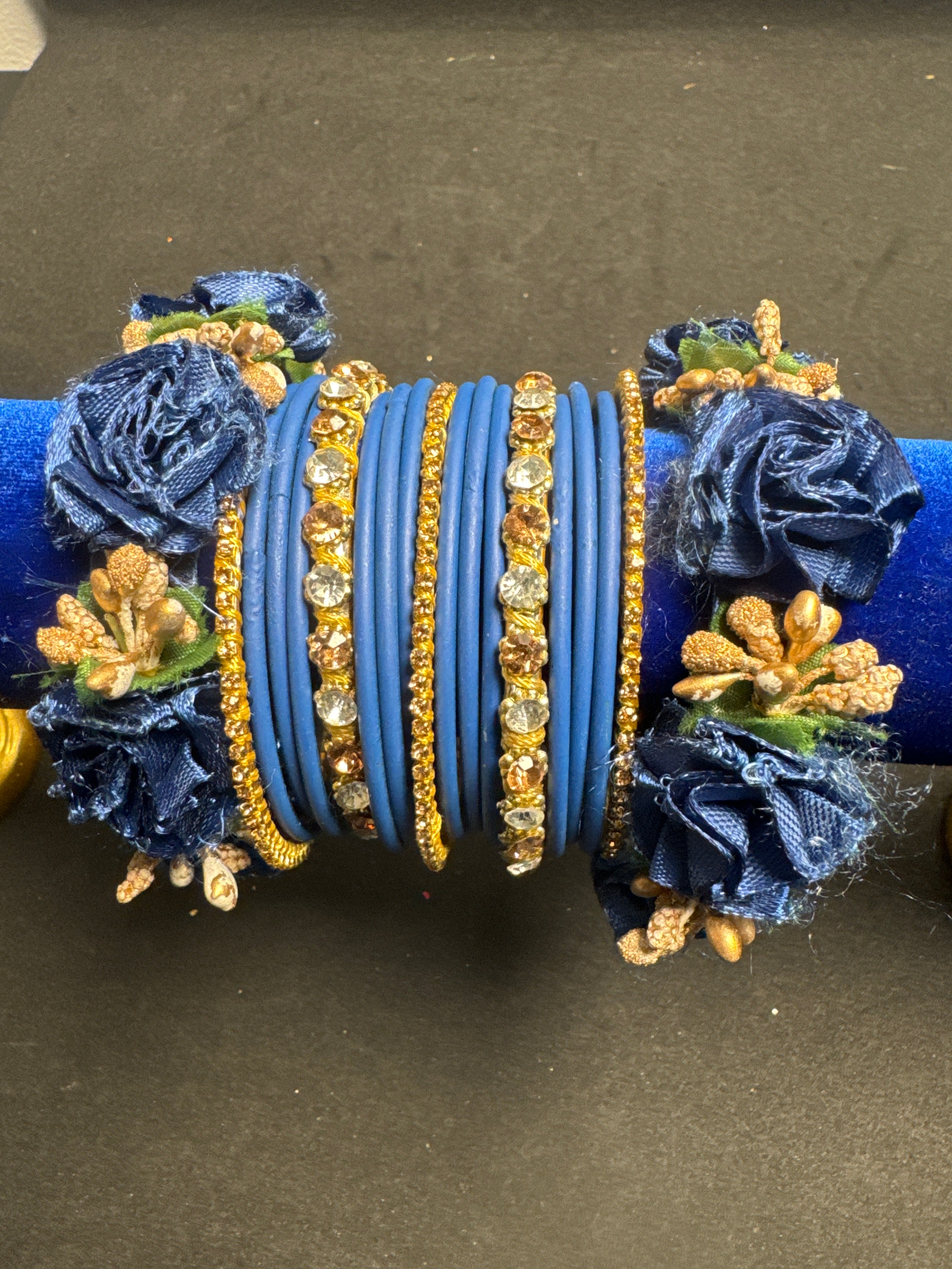 Flower bangles set in blue FB1