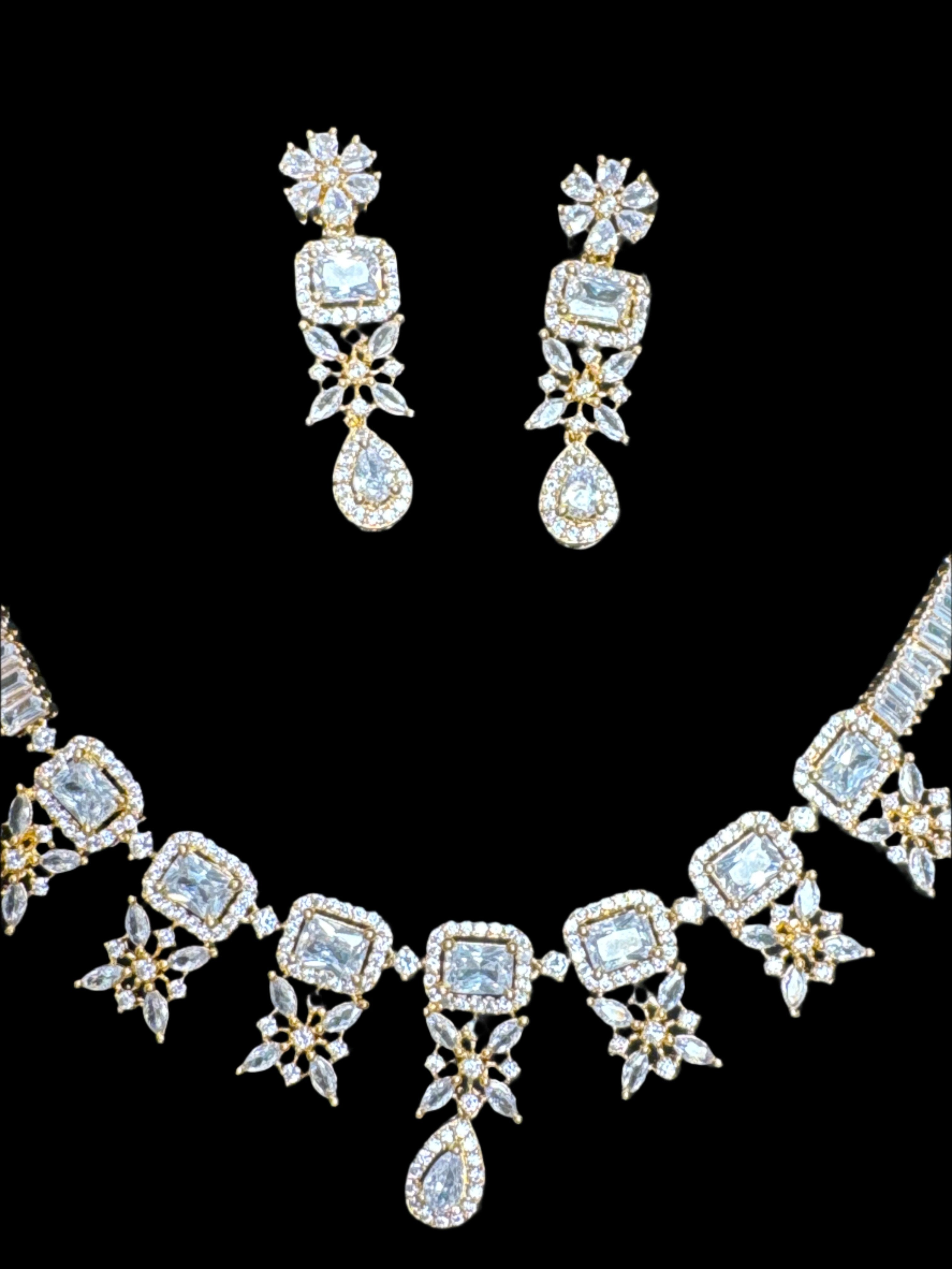 Golden Necklace and earring set - JS59