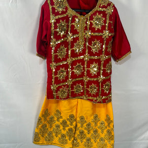 Girls Mehndi outfit- Areeba's Couture