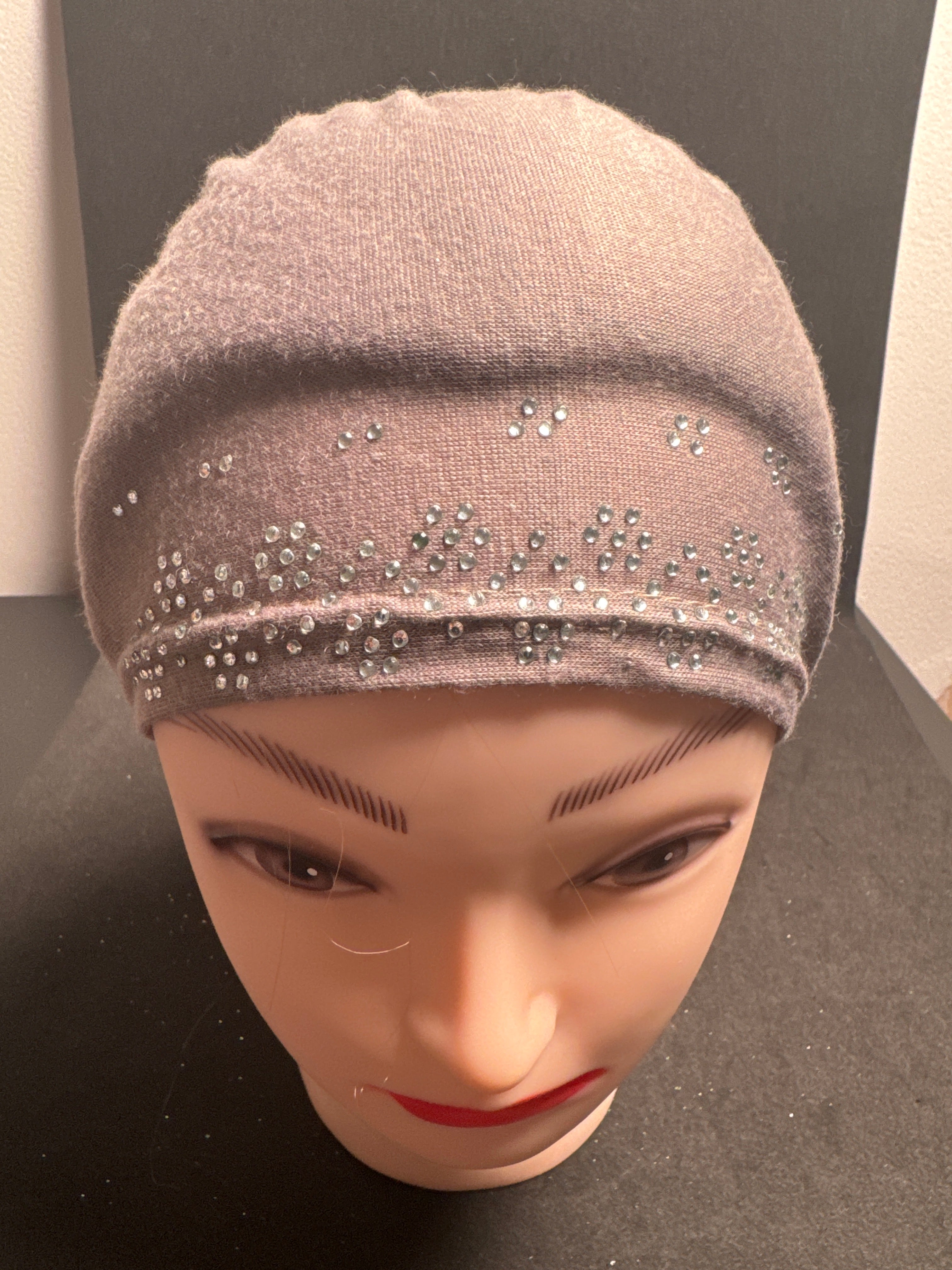 Hijab cap for ladies in light grey with beads HC41