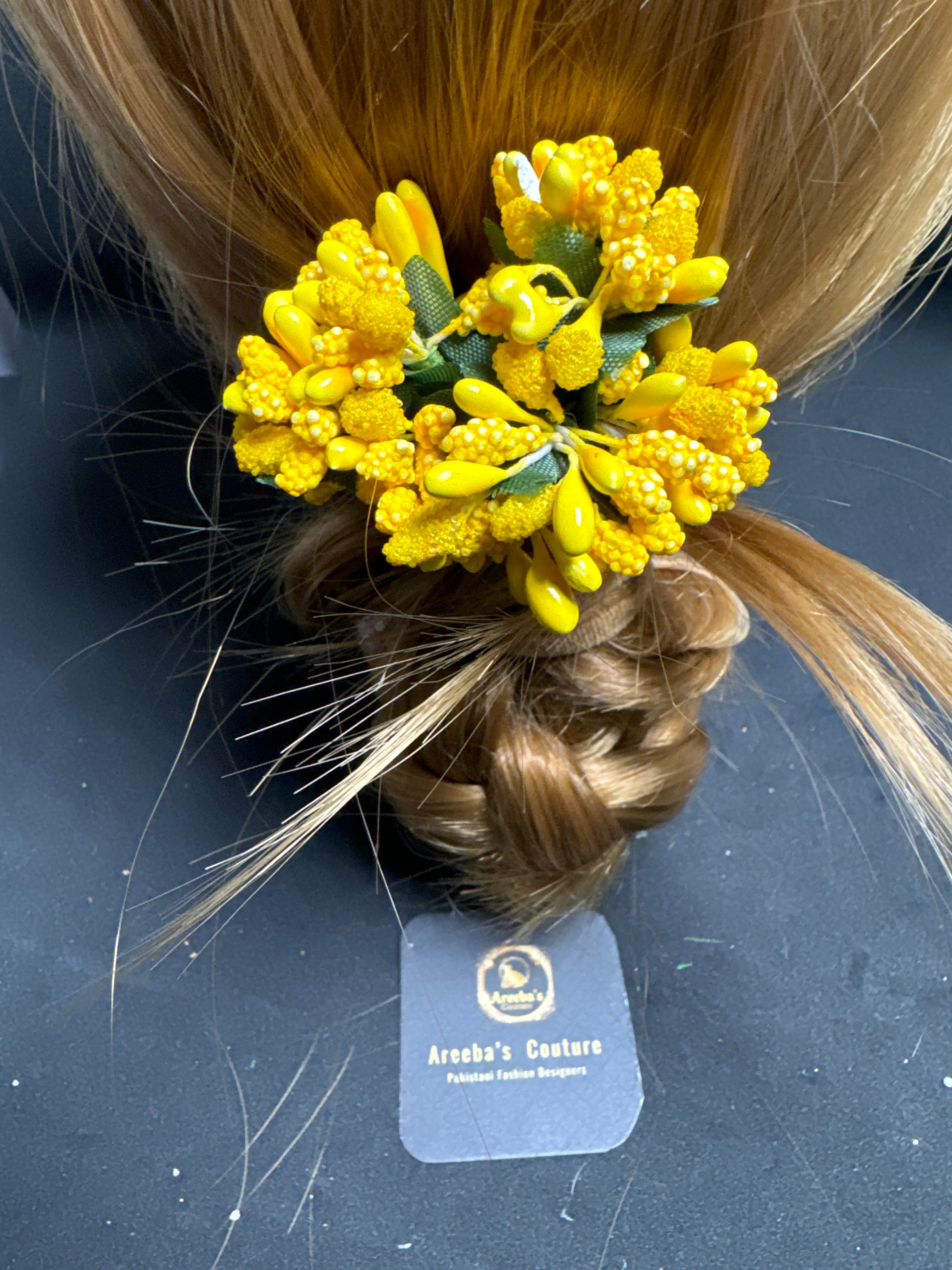 Flower hair pin in light yellow