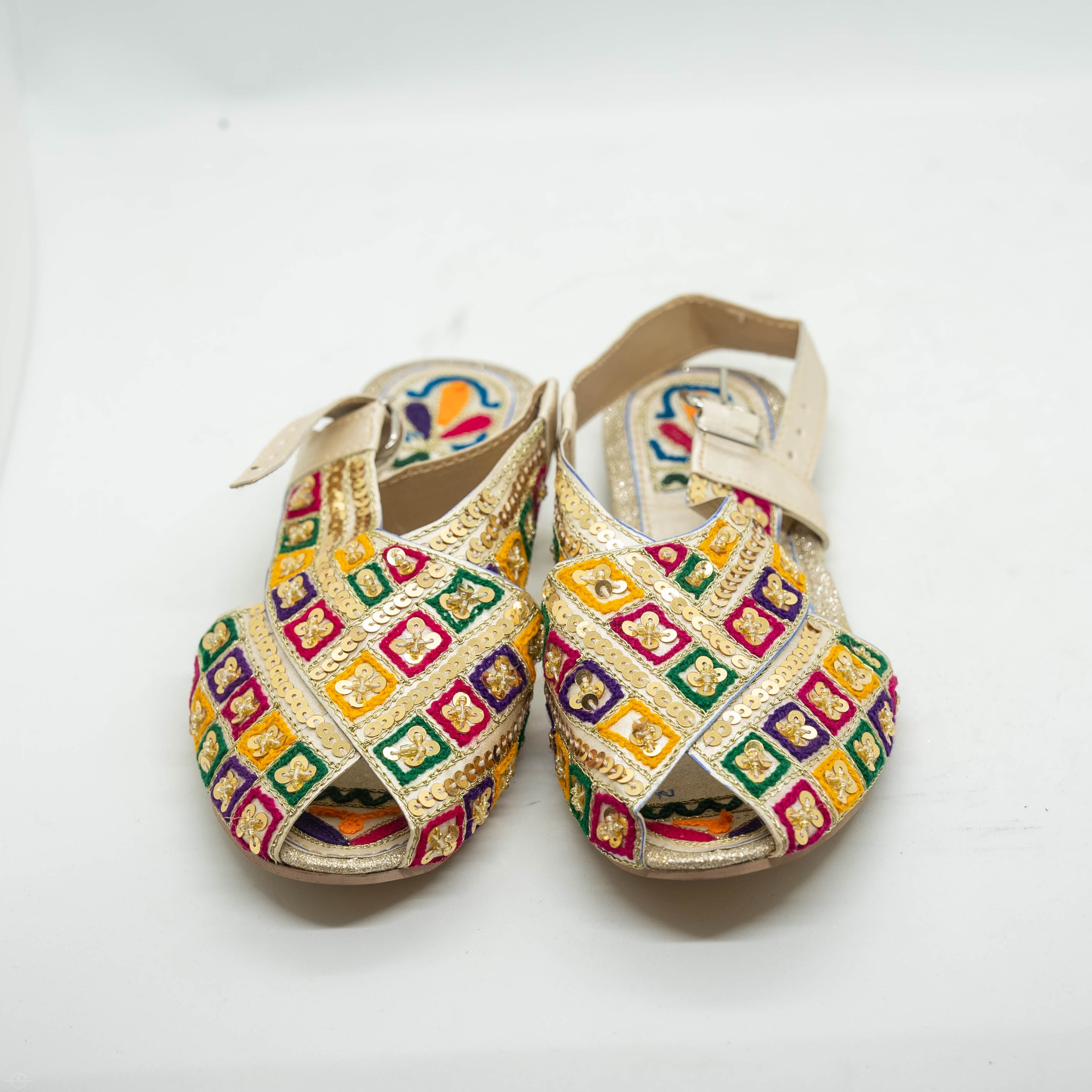 Embroidered kolapuri sandal