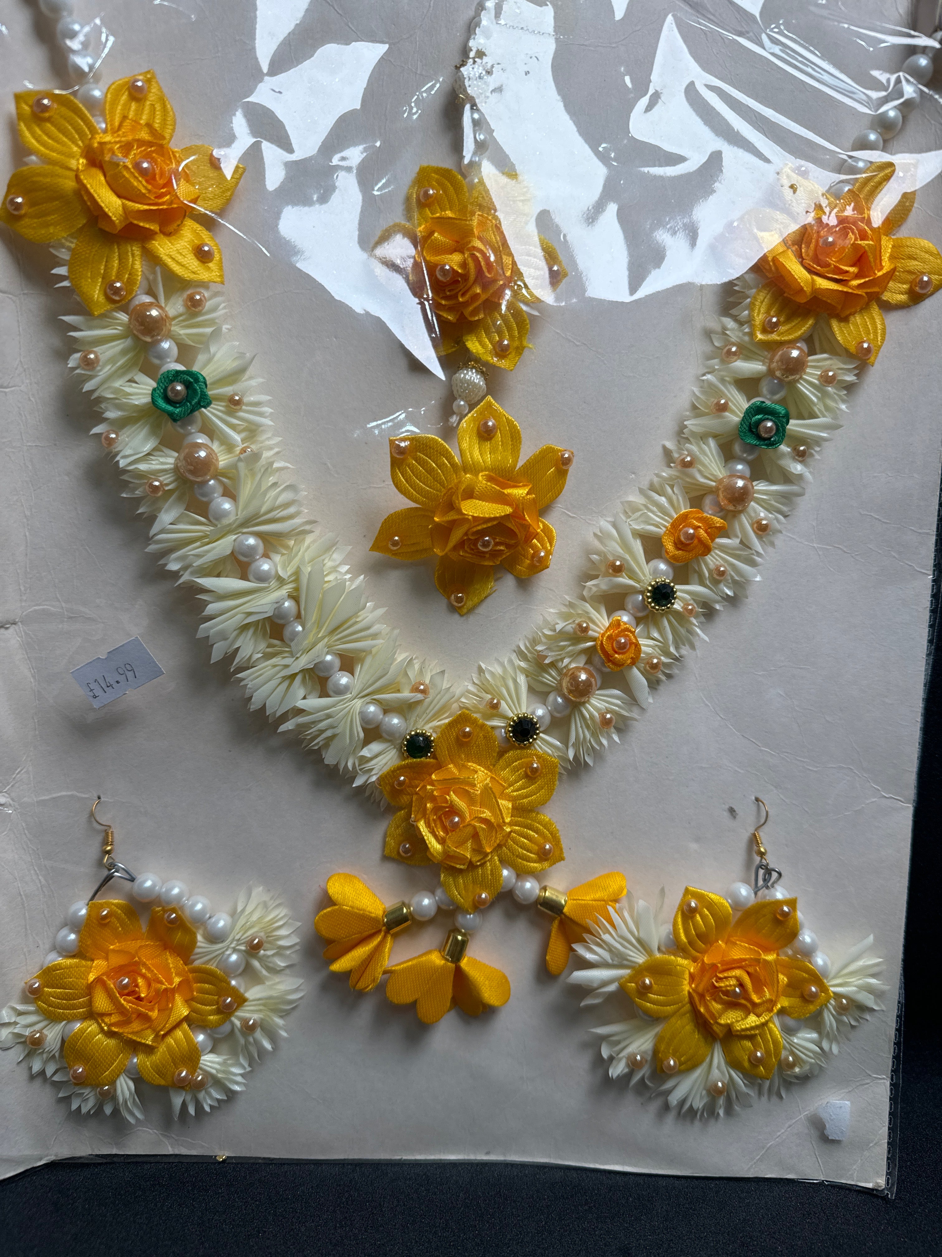 Yellow white floweral jewellery set