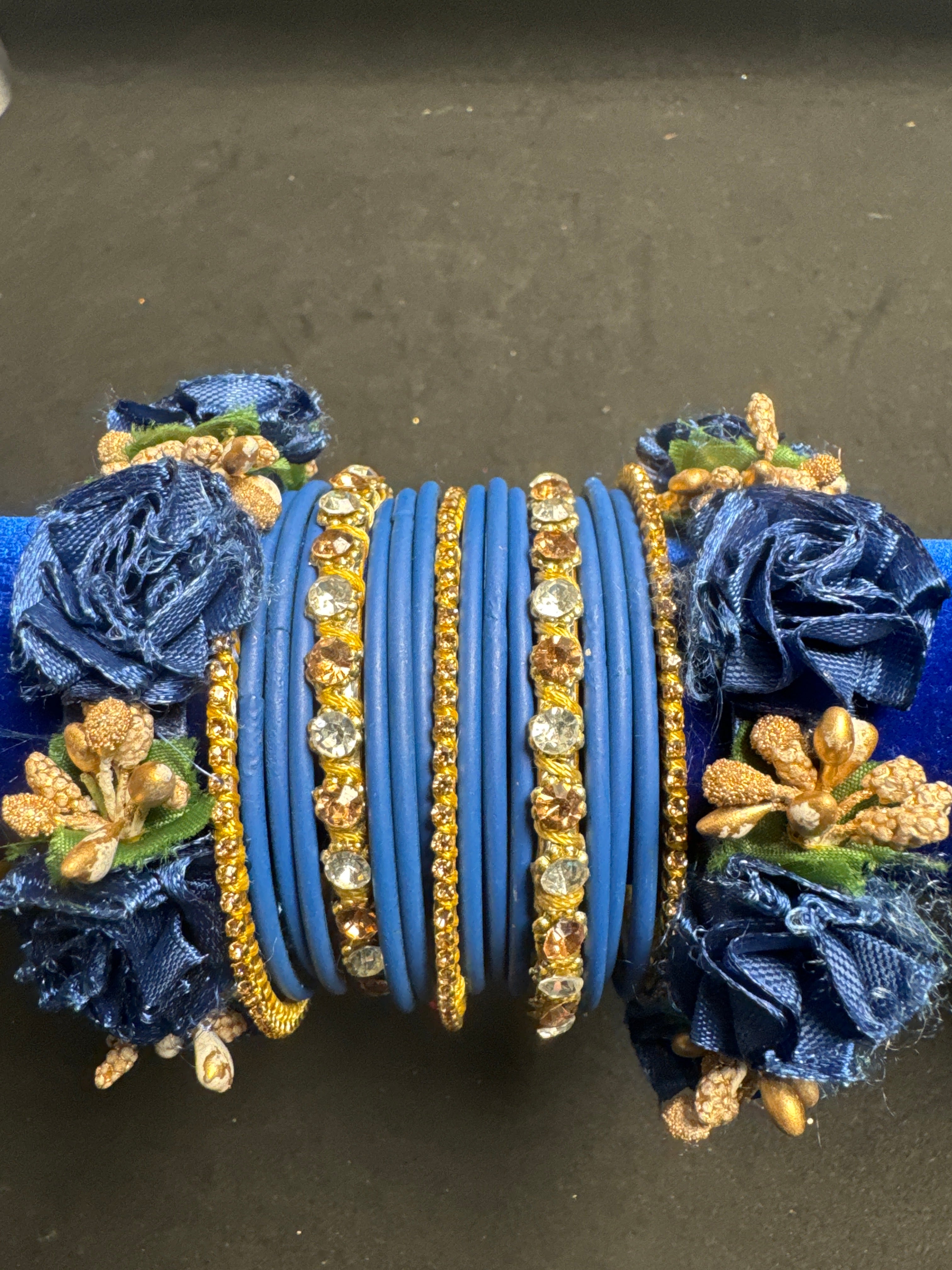 Flower bangles set in blue FB1