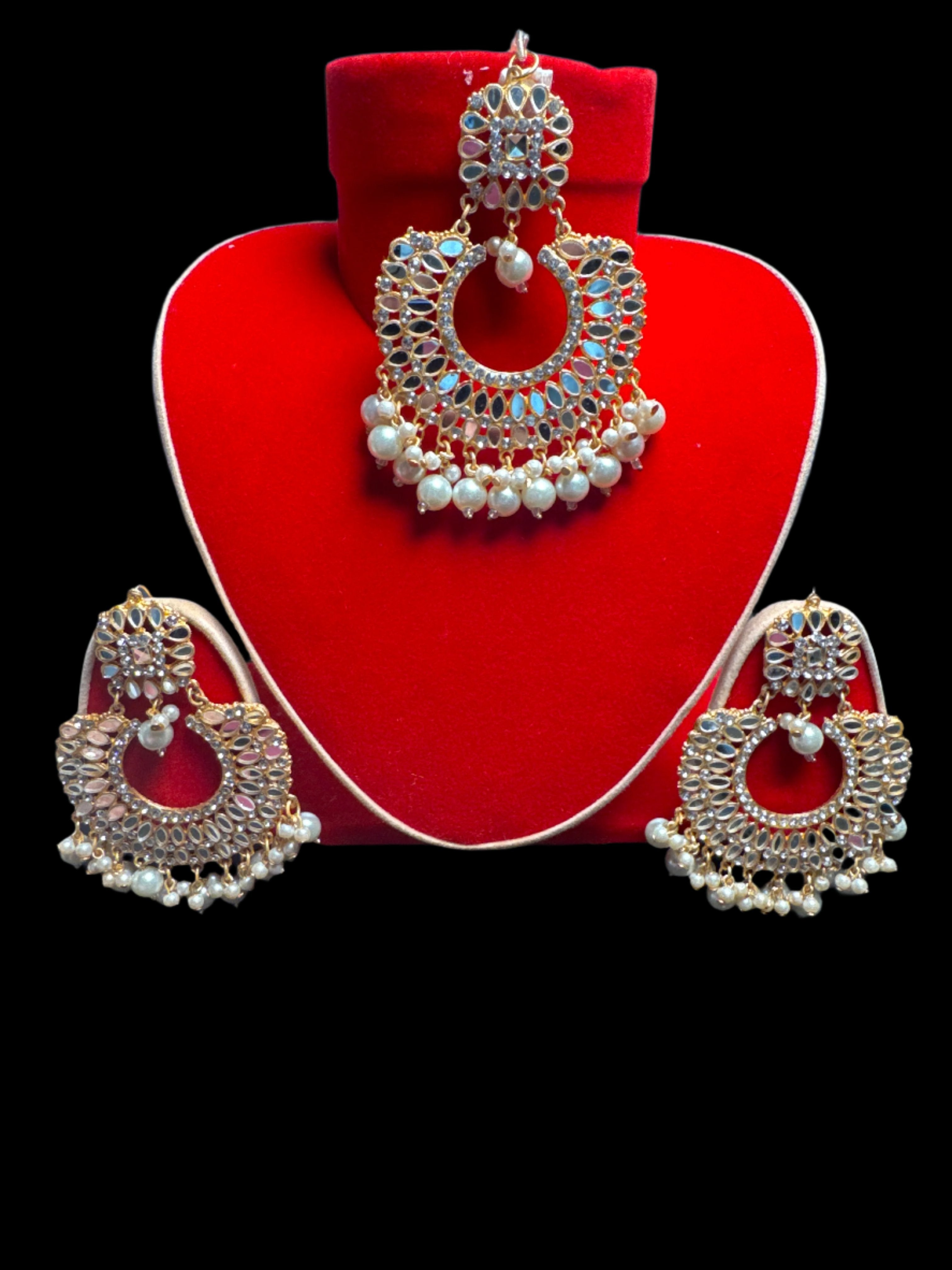 Teeka - Bindia & Earring set with white pearls - TBE 08