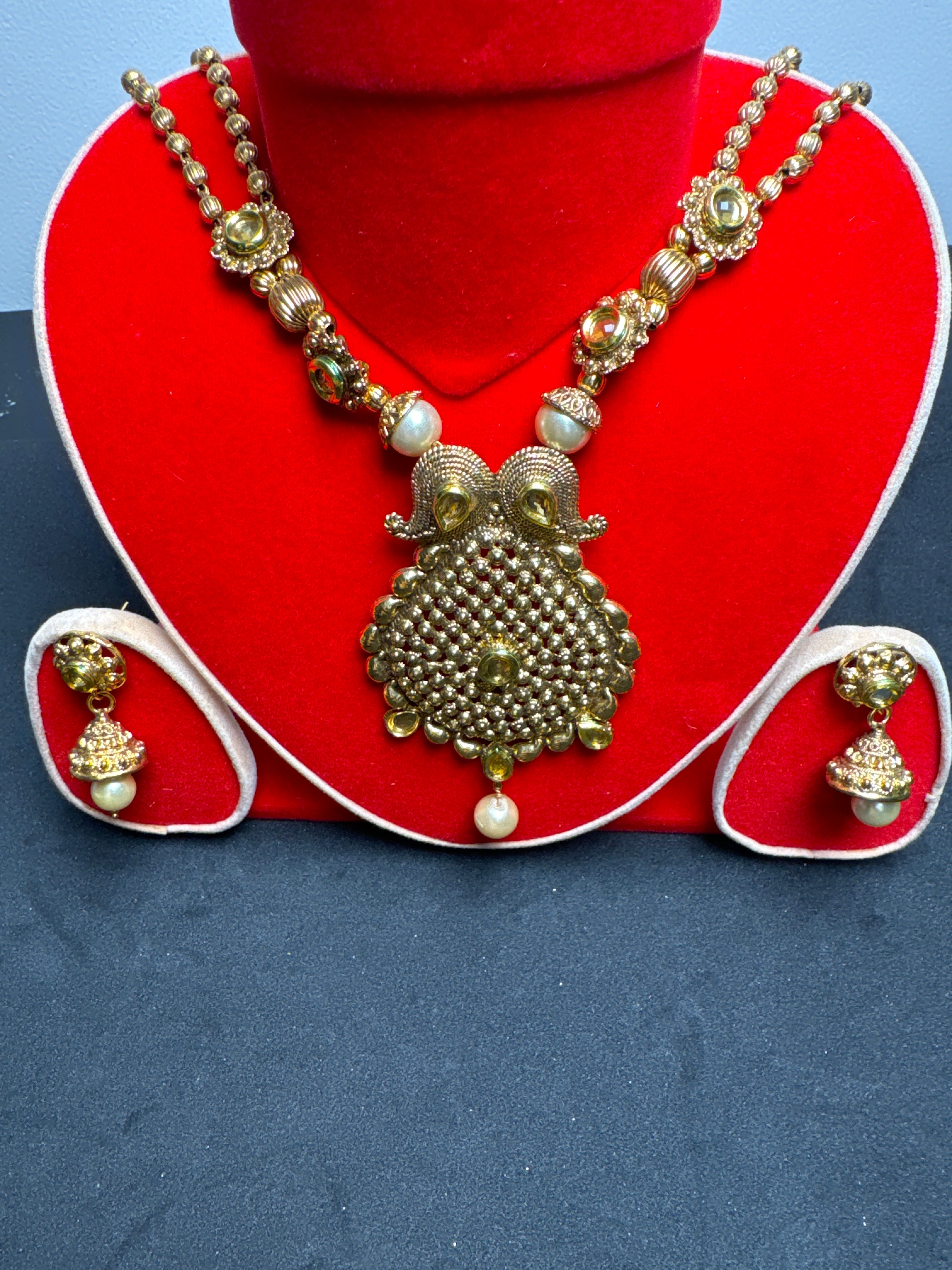 Golden Necklace and earring set - JS60