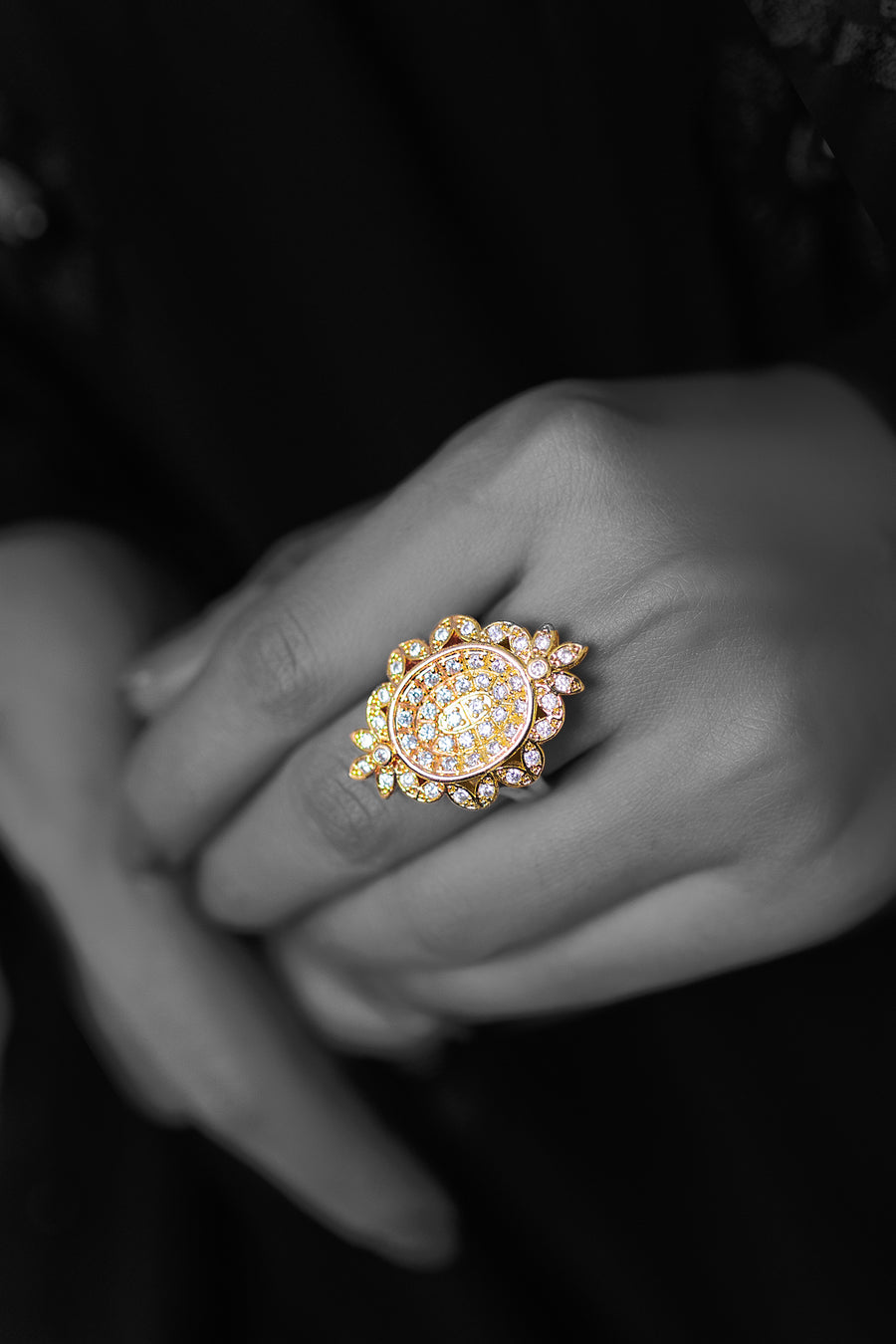 Golden ring diamantes- Areeba's Couture