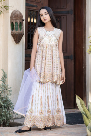 Titan White Lehnga- Areeba's Couture