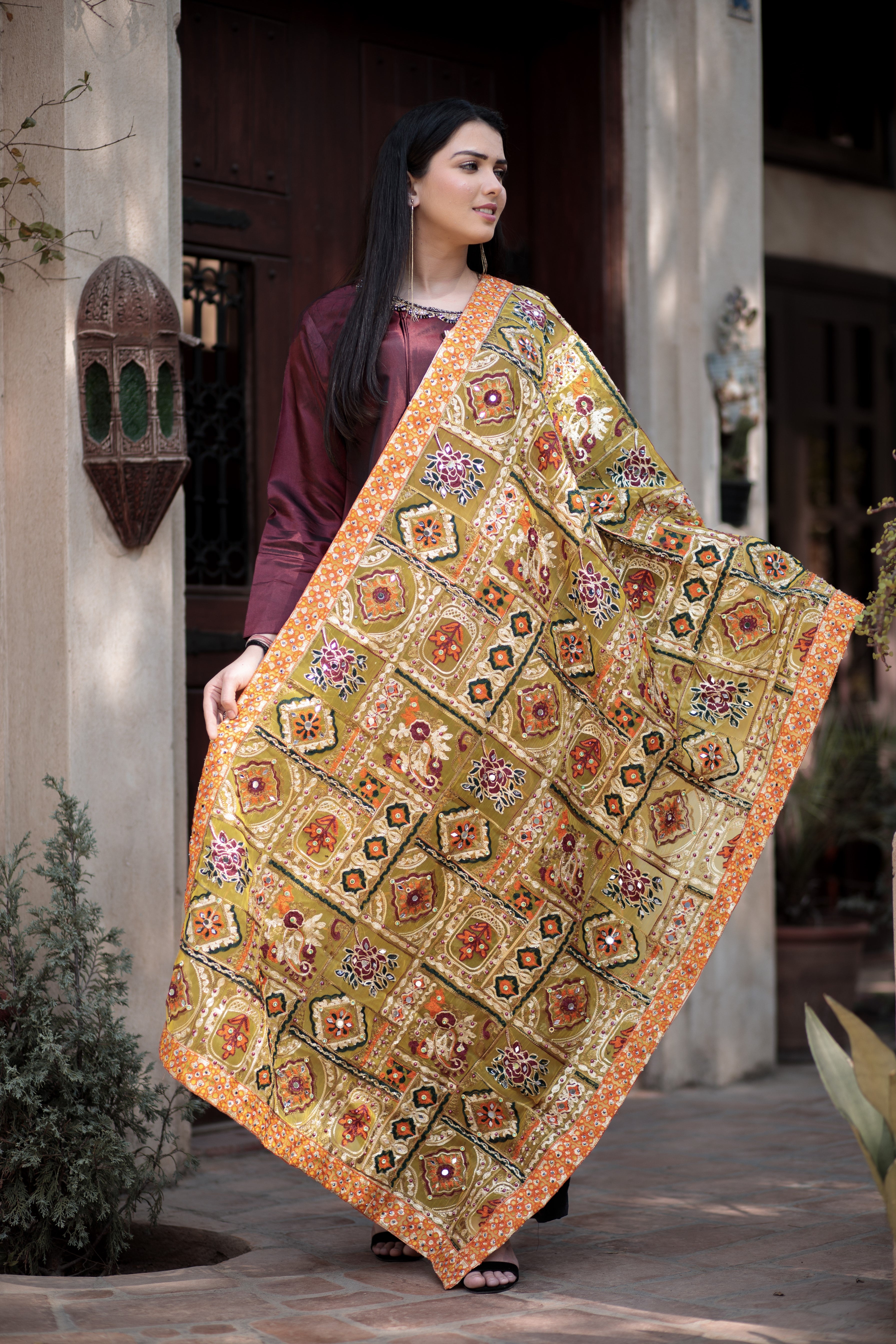 Luxor Gold organza dupatta- Areeba's Couture