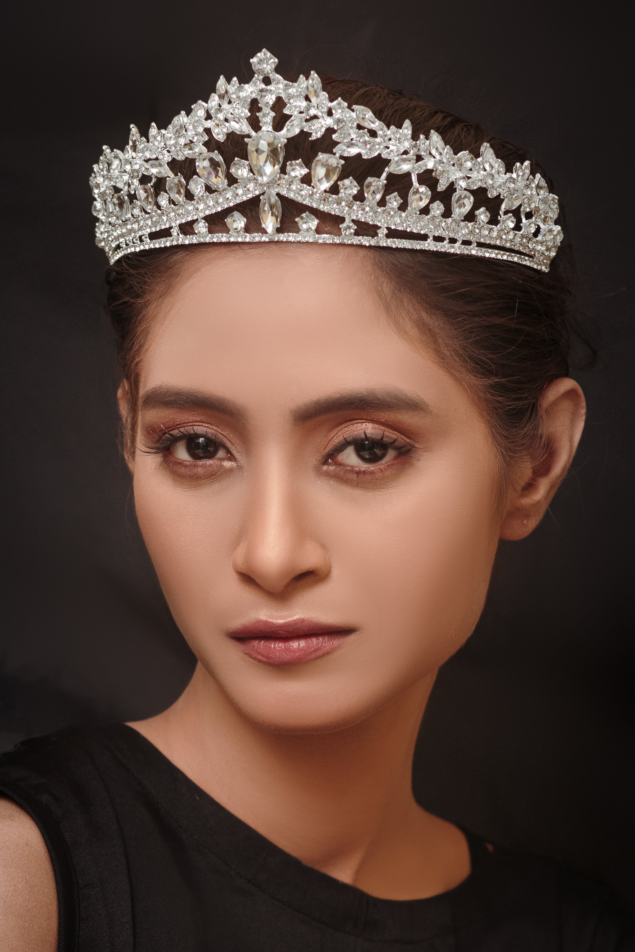 White Kundan Tiara- Areeba's Couture