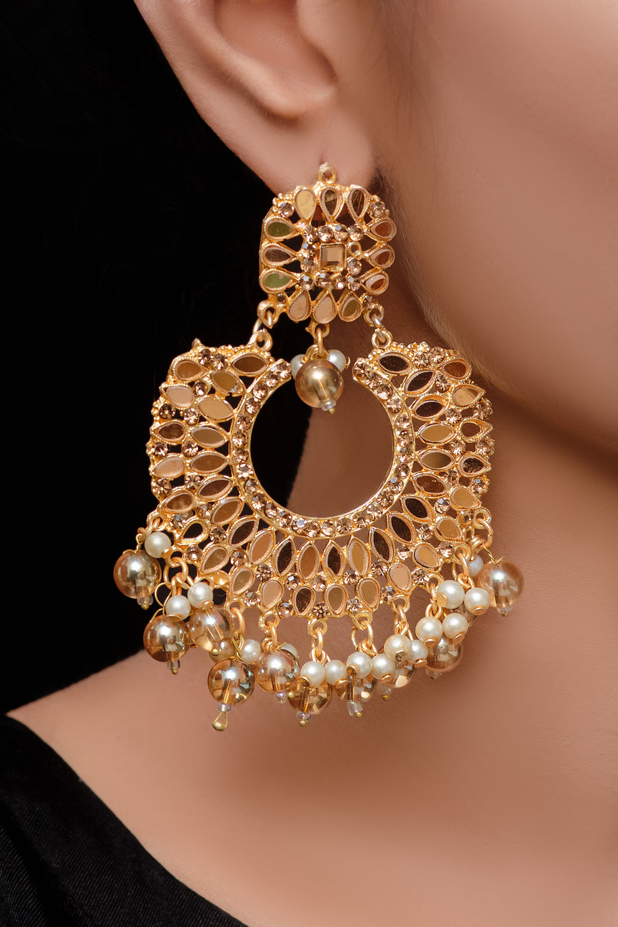 Ivory Earrings and Bindi set- Areeba's Couture