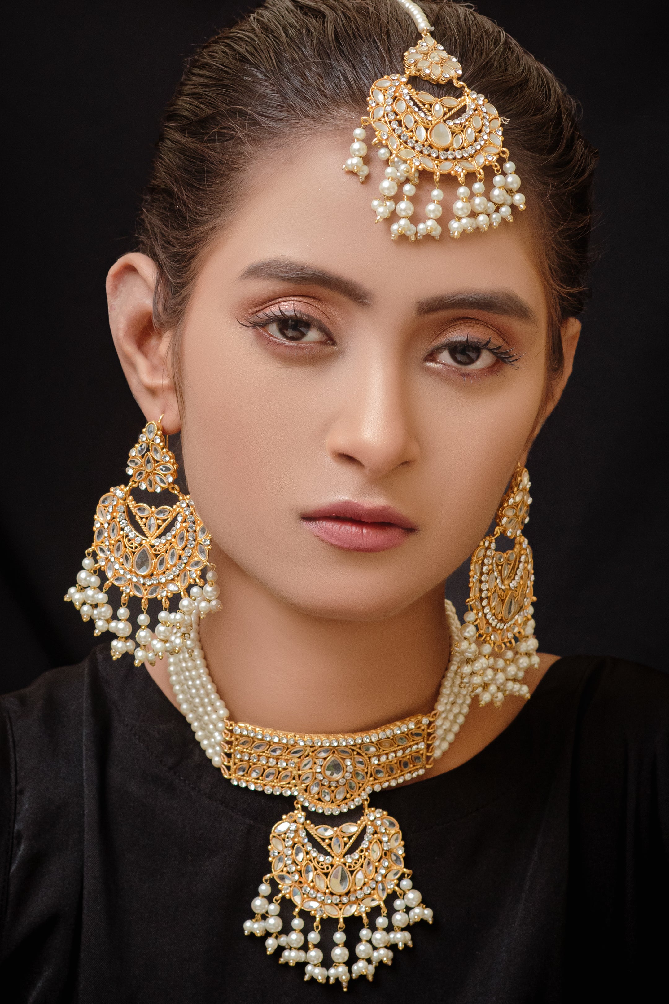 Kundan set with White pearls- Areeba's Couture