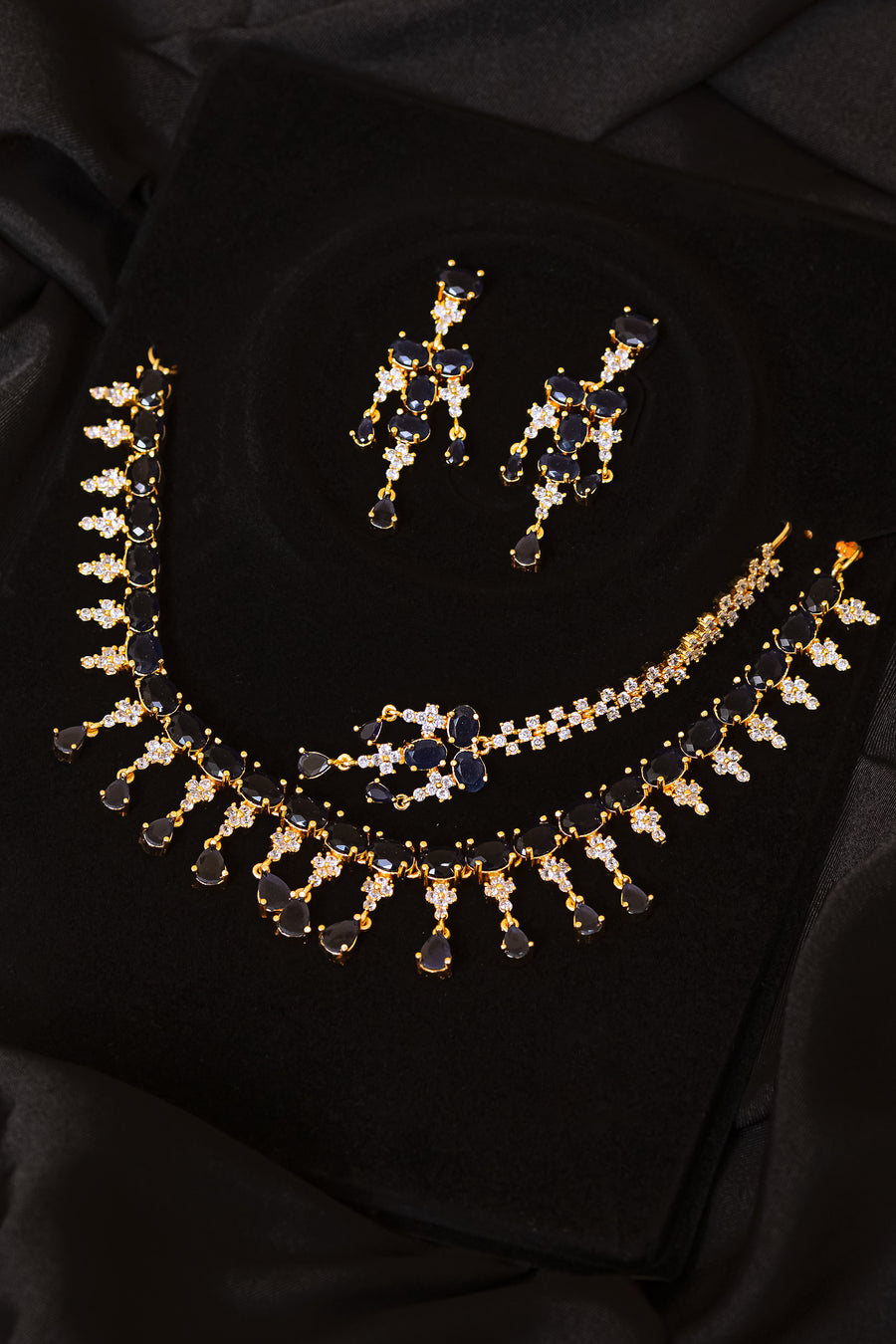 Black and white Necklace and earring set- Areeba's Couture