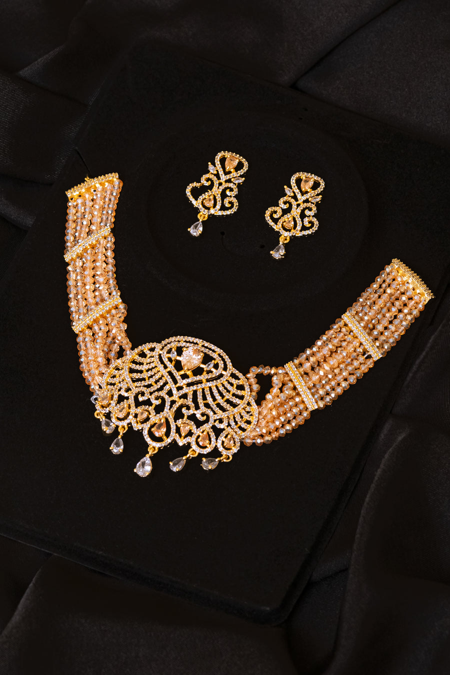 Kundan and pearls Necklace and earring set- Areeba's Couture
