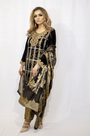 HAND WORK BLACK EMBROIDERED VELVET 3 PIECE PRET d1- Areeba's Couture