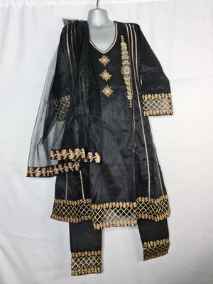 Girls Pakistani clothes PK9- Areeba's Couture